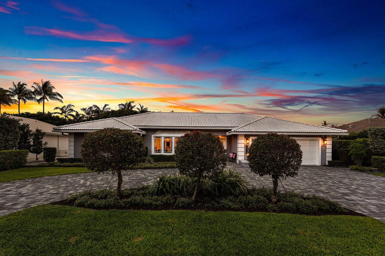 ROYAL PALM YACHT & COUNTRY CLUB - Residential