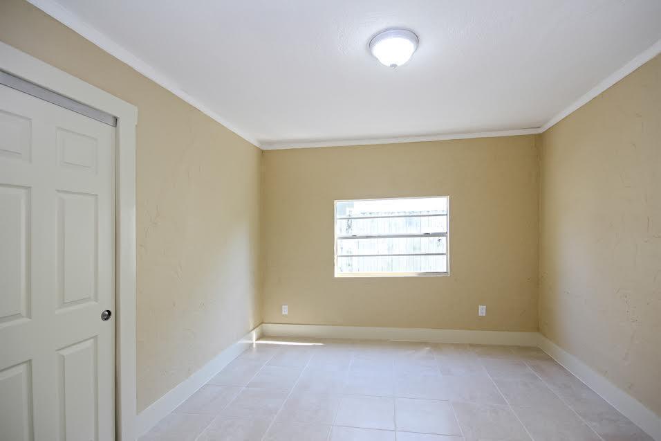 COLONIAL ESTATES - Residential Lease