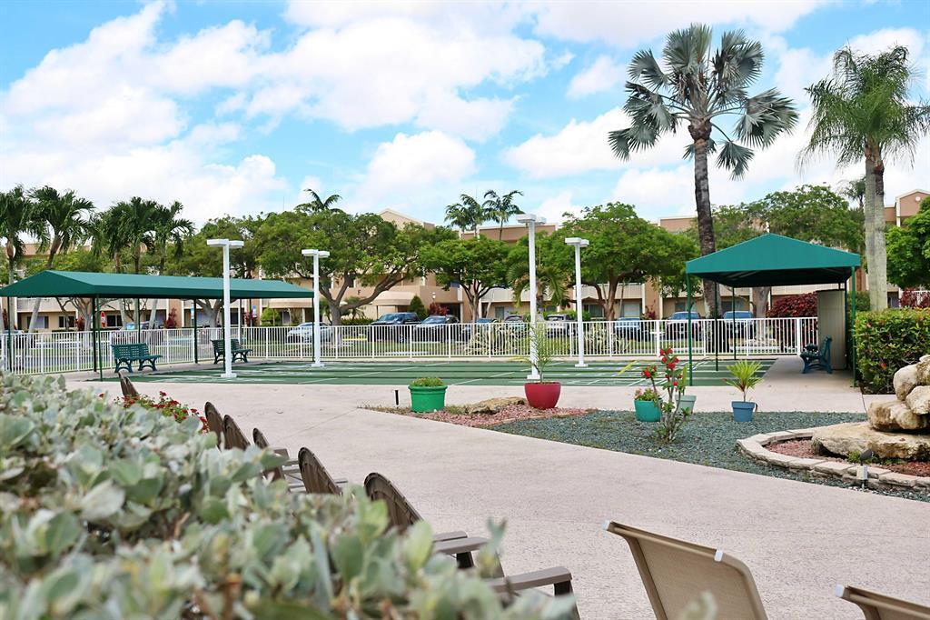 SOUTHAMPTON CONDOMINIUM - Residential