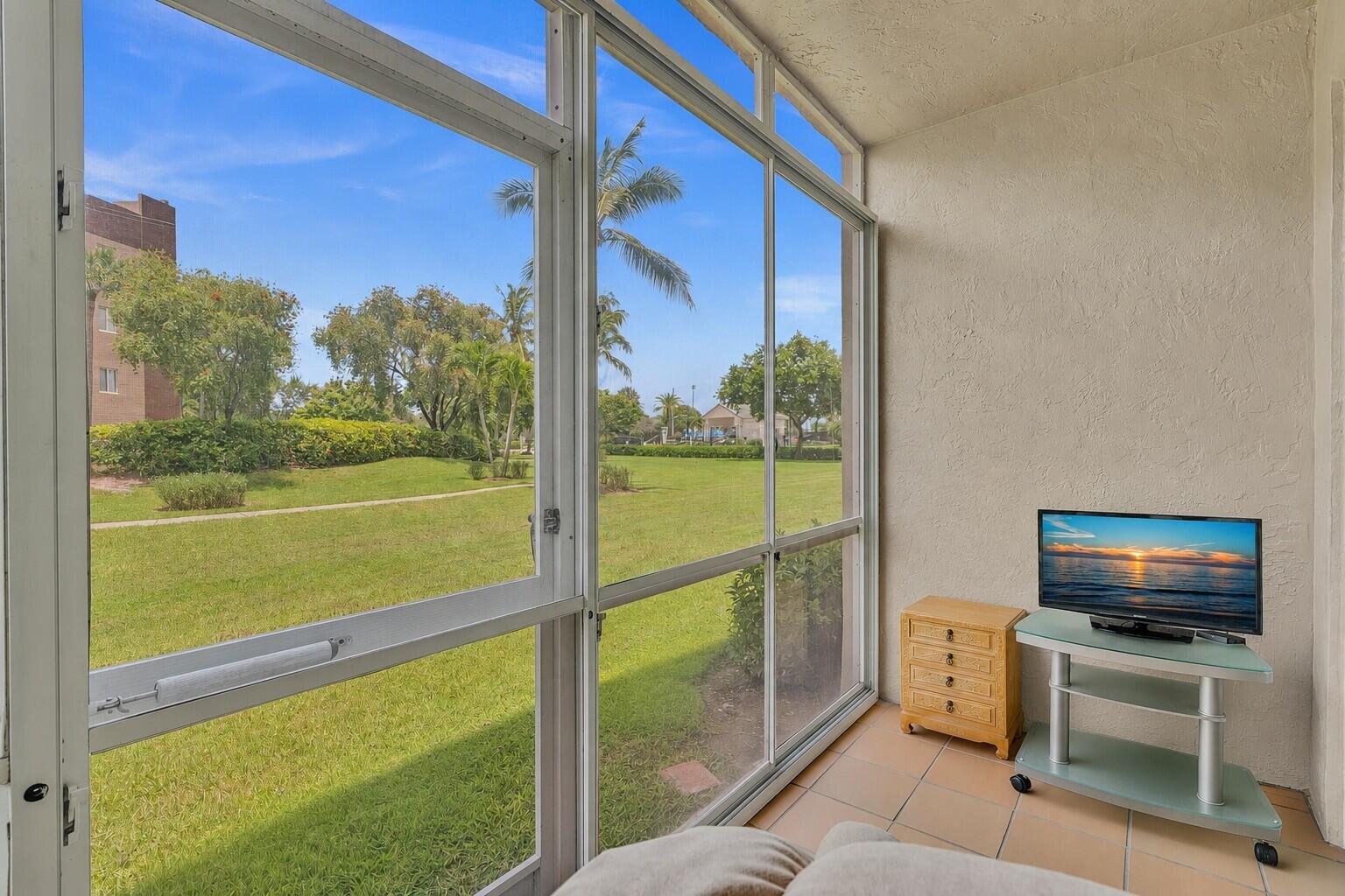 SOUTHAMPTON CONDOMINIUM - Residential