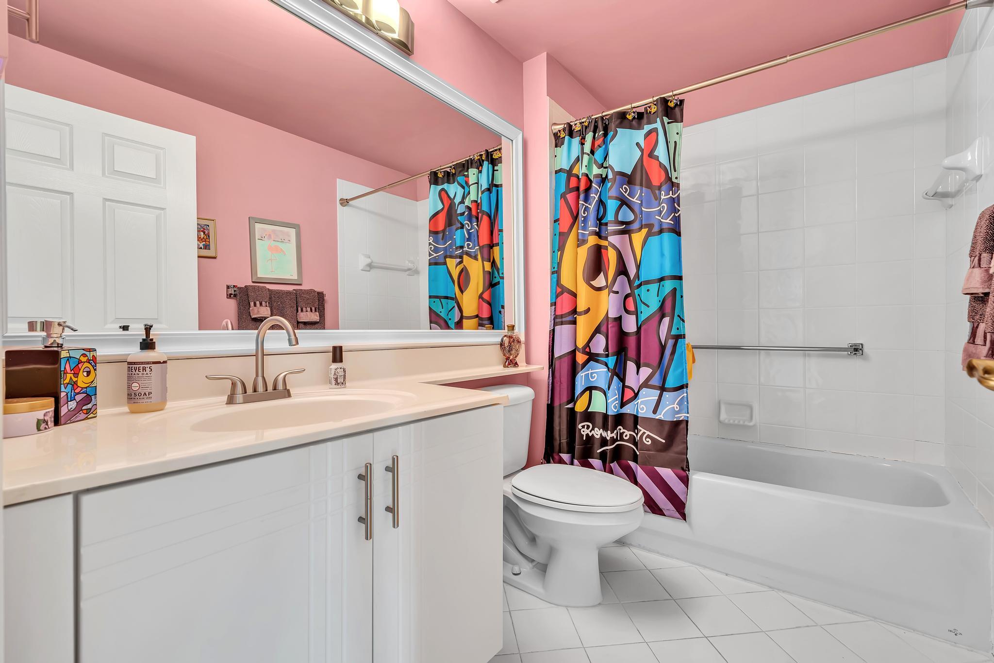 SOUTHAMPTON CONDOMINIUM - Residential