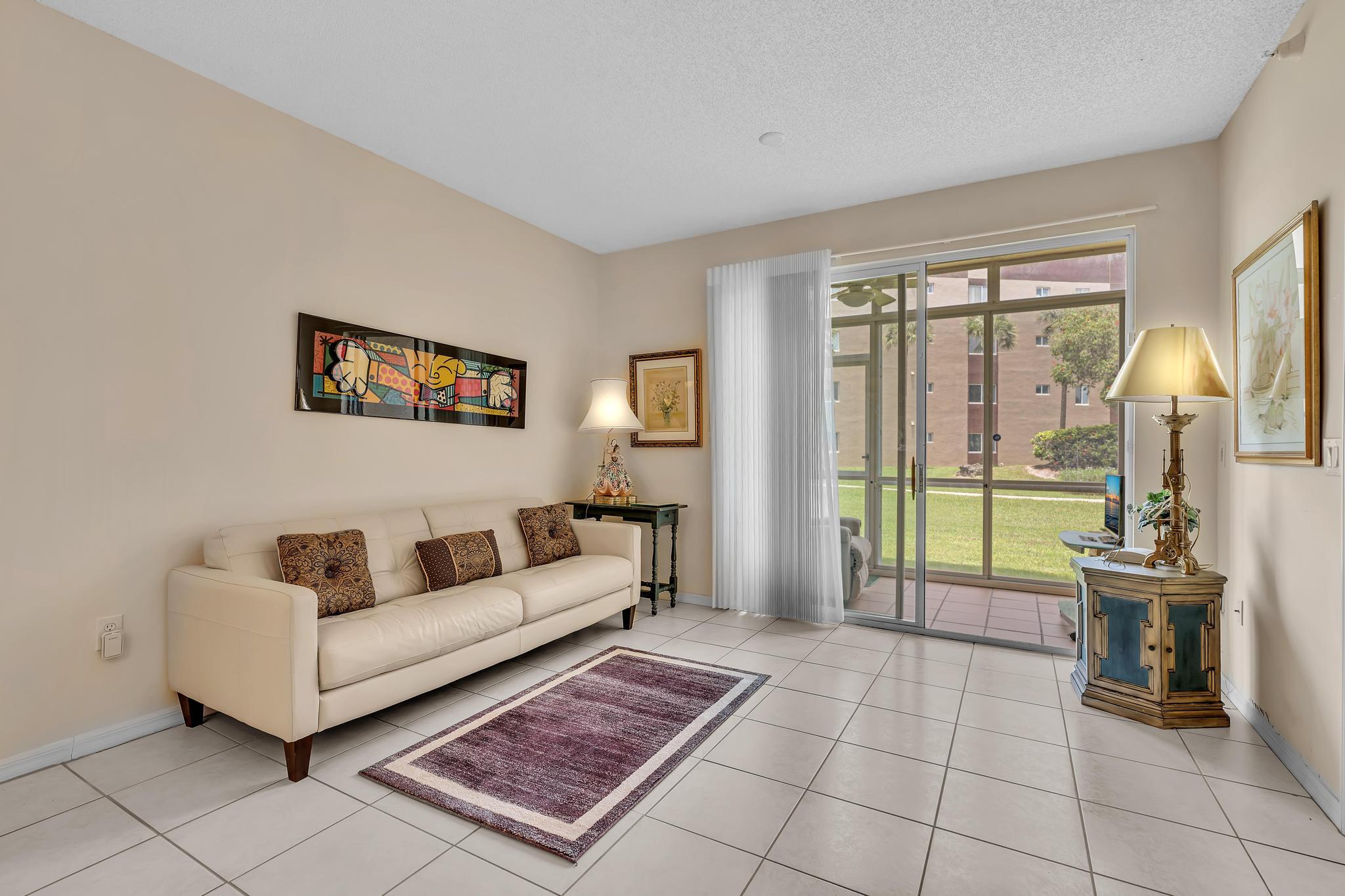 SOUTHAMPTON CONDOMINIUM - Residential
