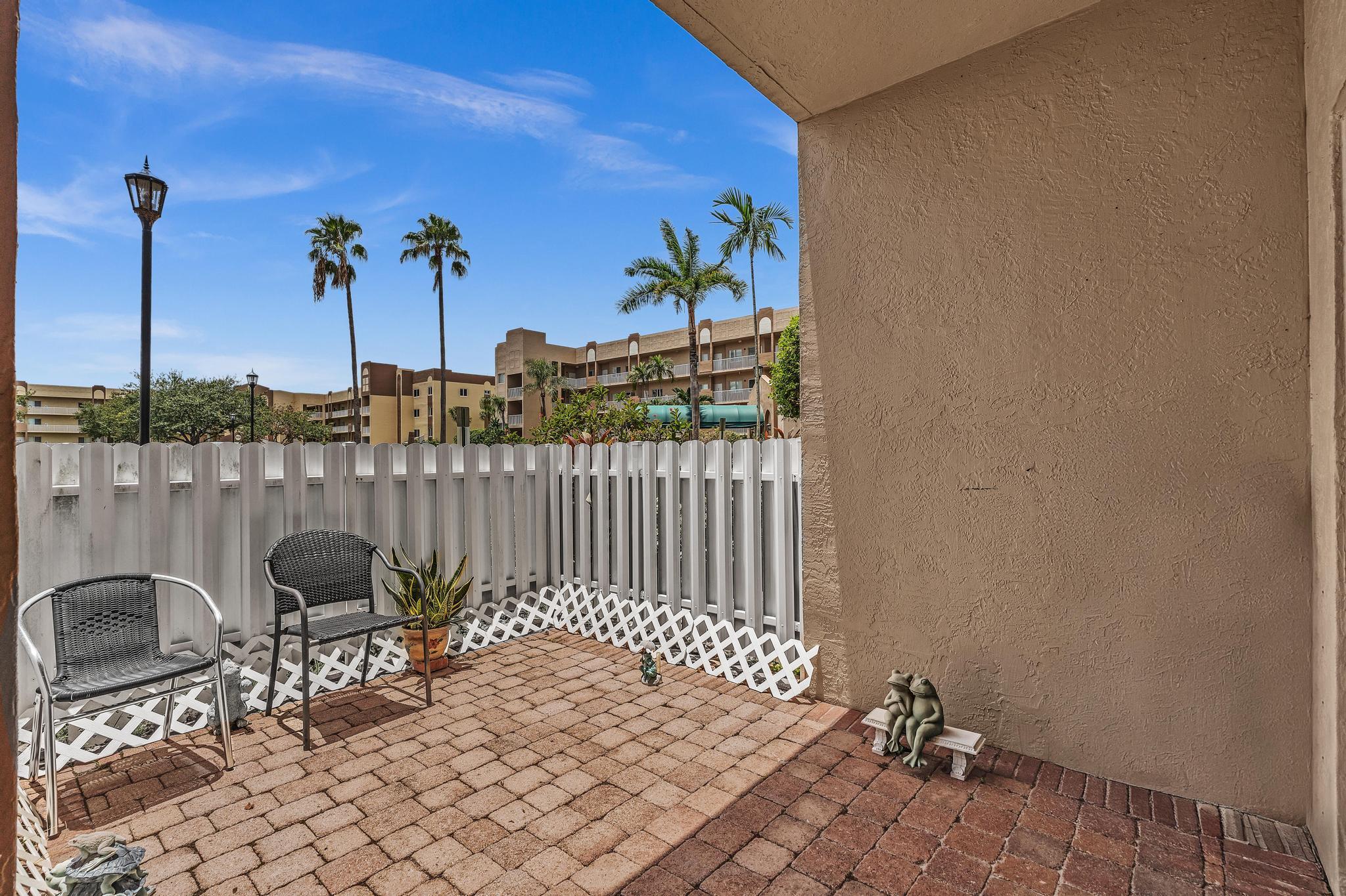 SOUTHAMPTON CONDOMINIUM - Residential