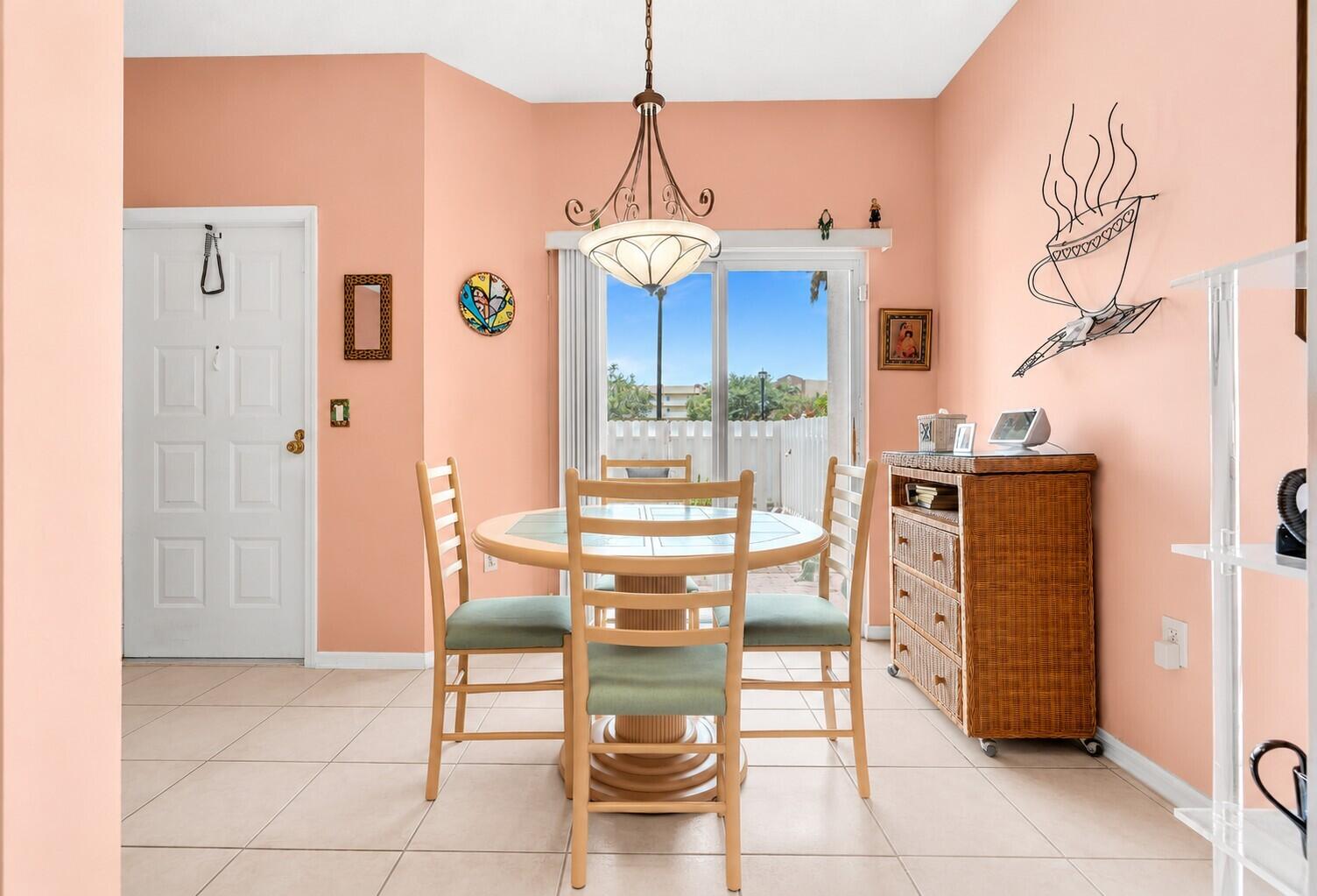 SOUTHAMPTON CONDOMINIUM - Residential