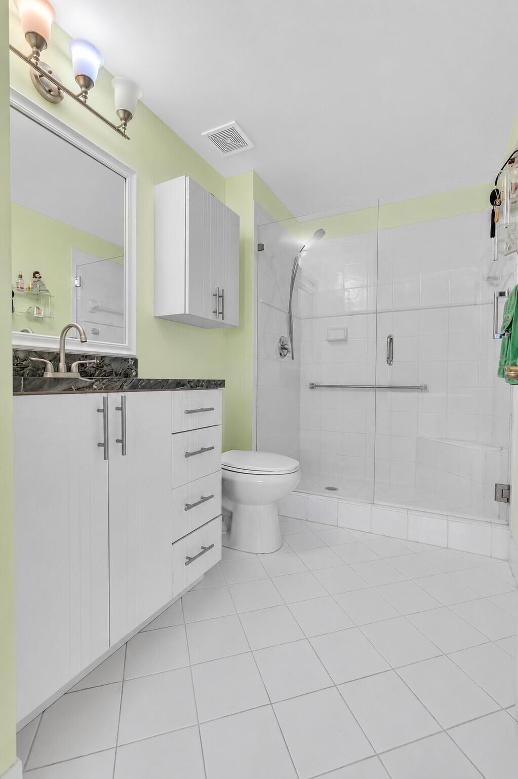 SOUTHAMPTON CONDOMINIUM - Residential
