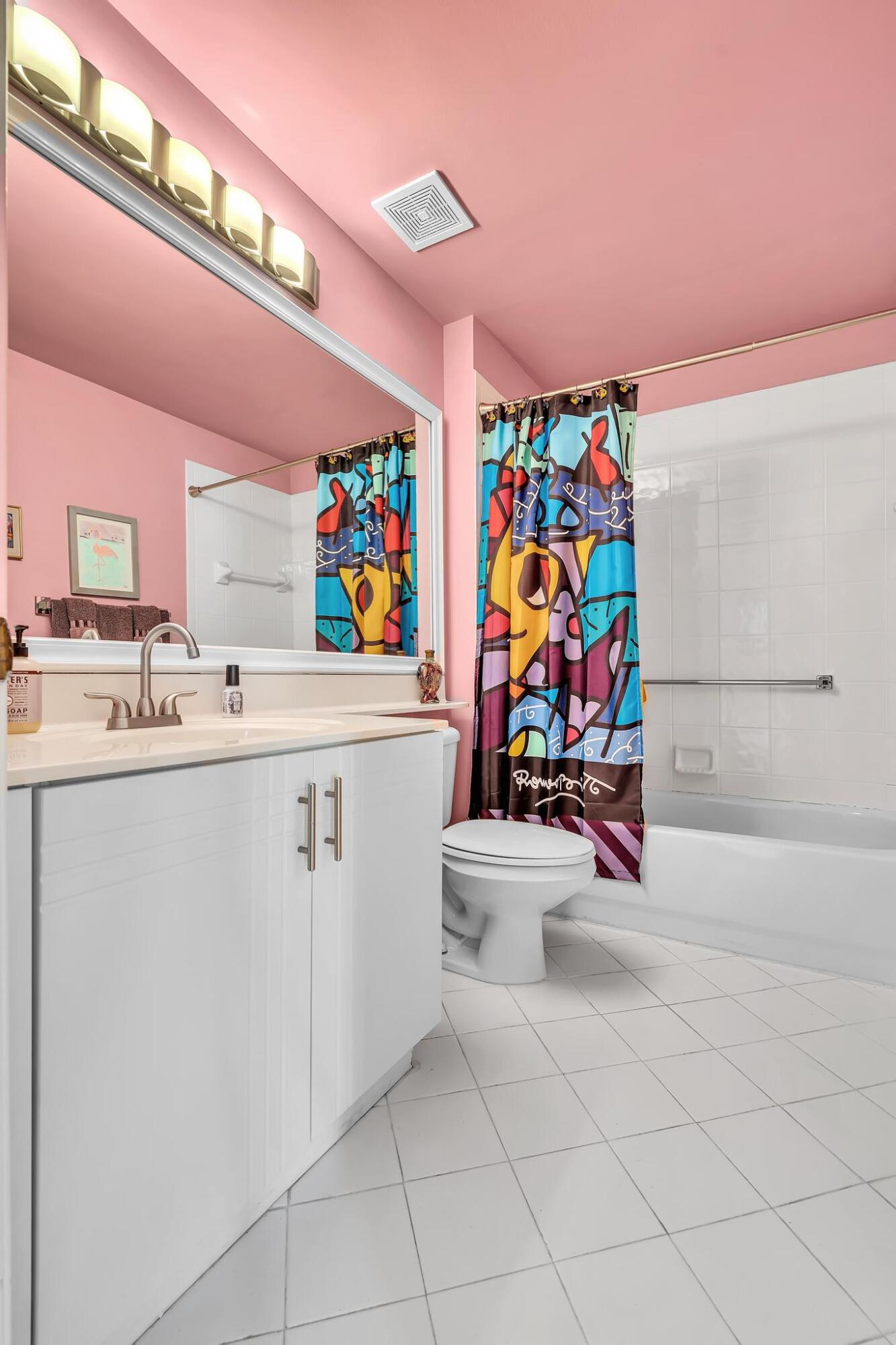 SOUTHAMPTON CONDOMINIUM - Residential