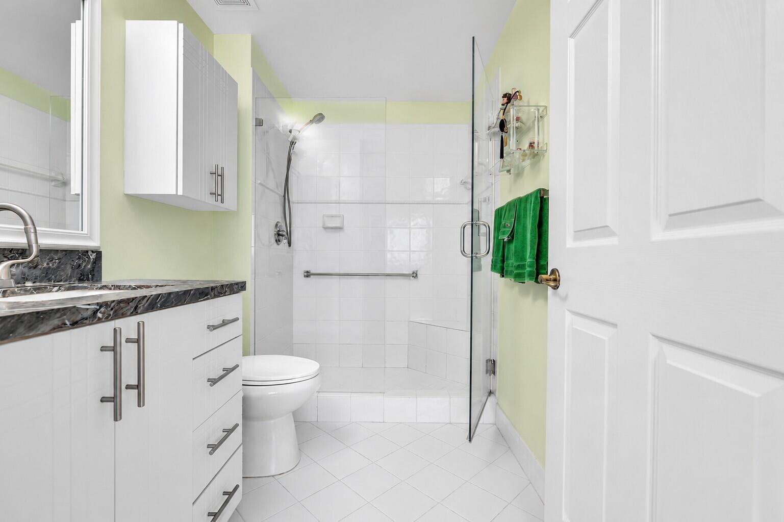 SOUTHAMPTON CONDOMINIUM - Residential