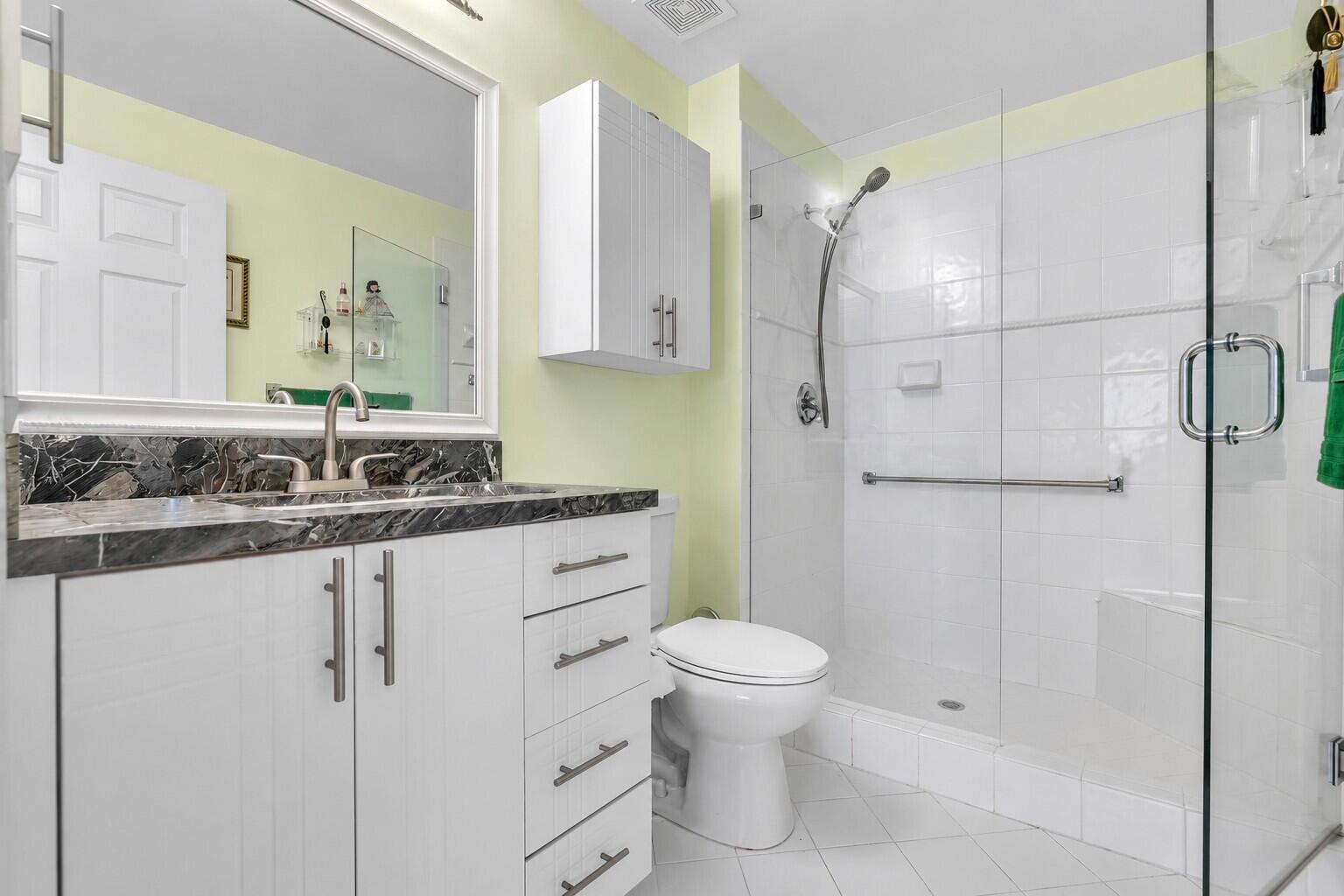 SOUTHAMPTON CONDOMINIUM - Residential