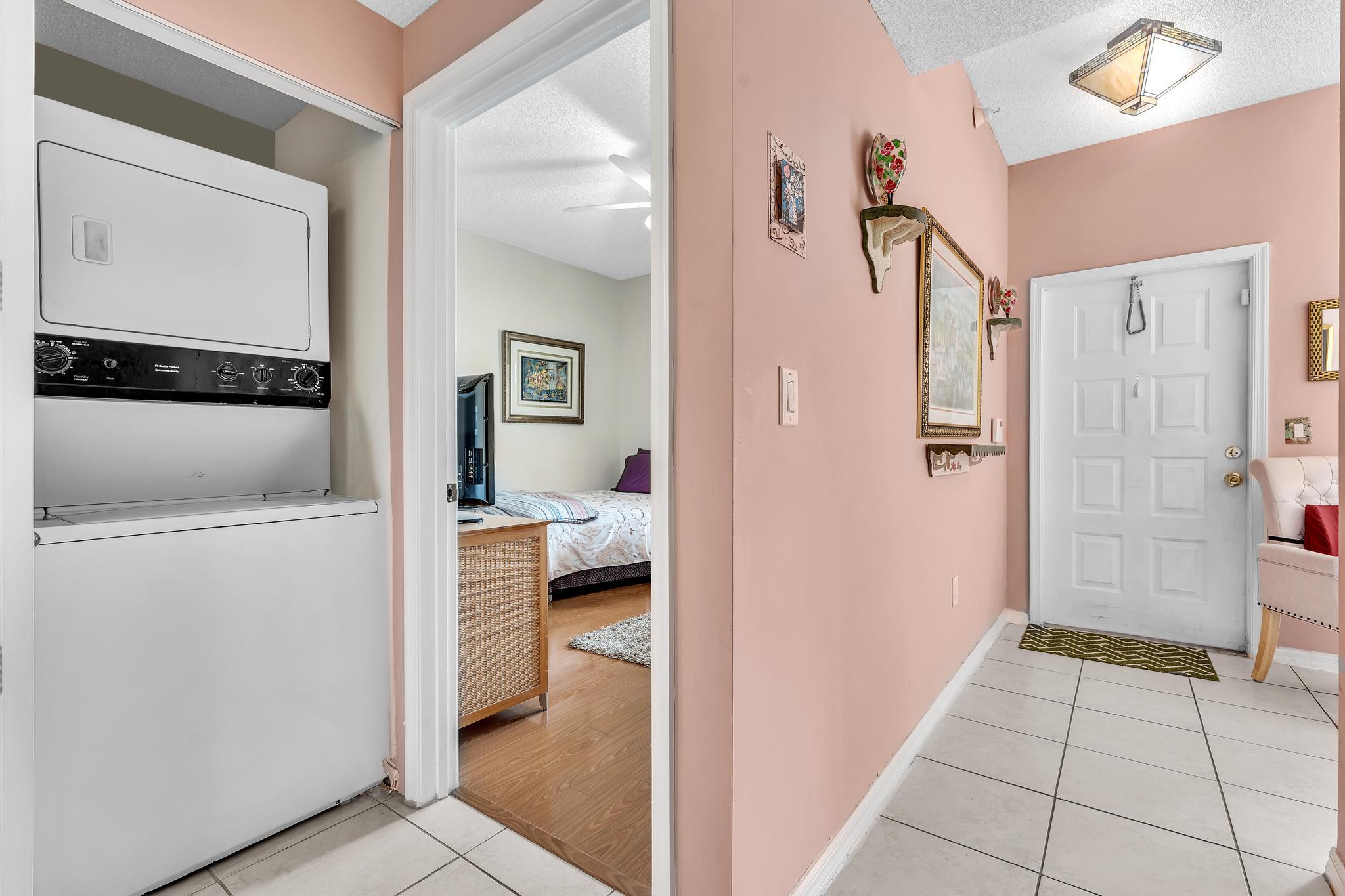 SOUTHAMPTON CONDOMINIUM - Residential