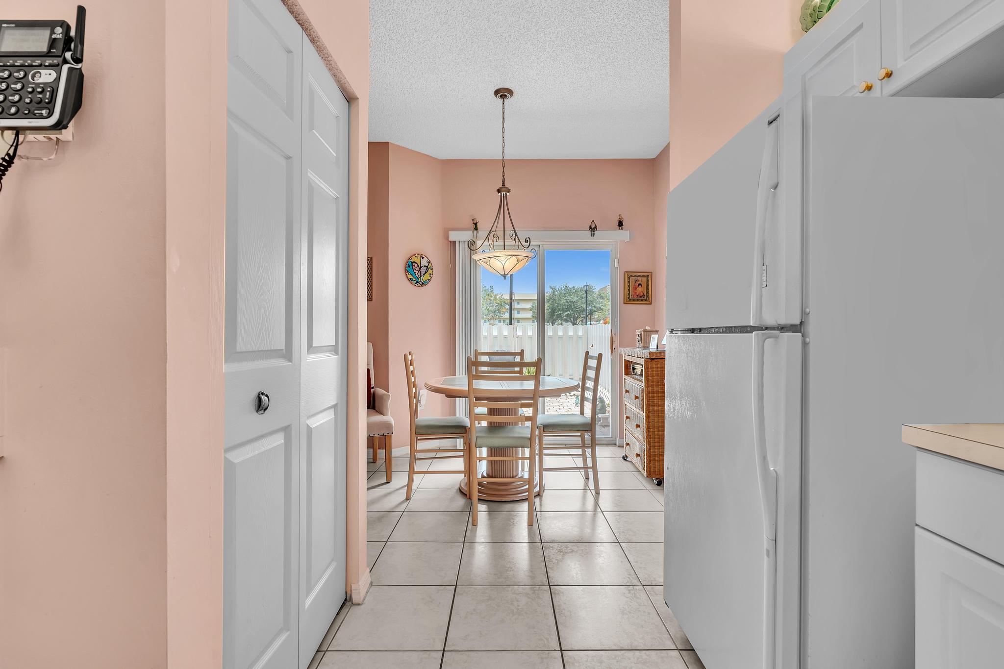 SOUTHAMPTON CONDOMINIUM - Residential
