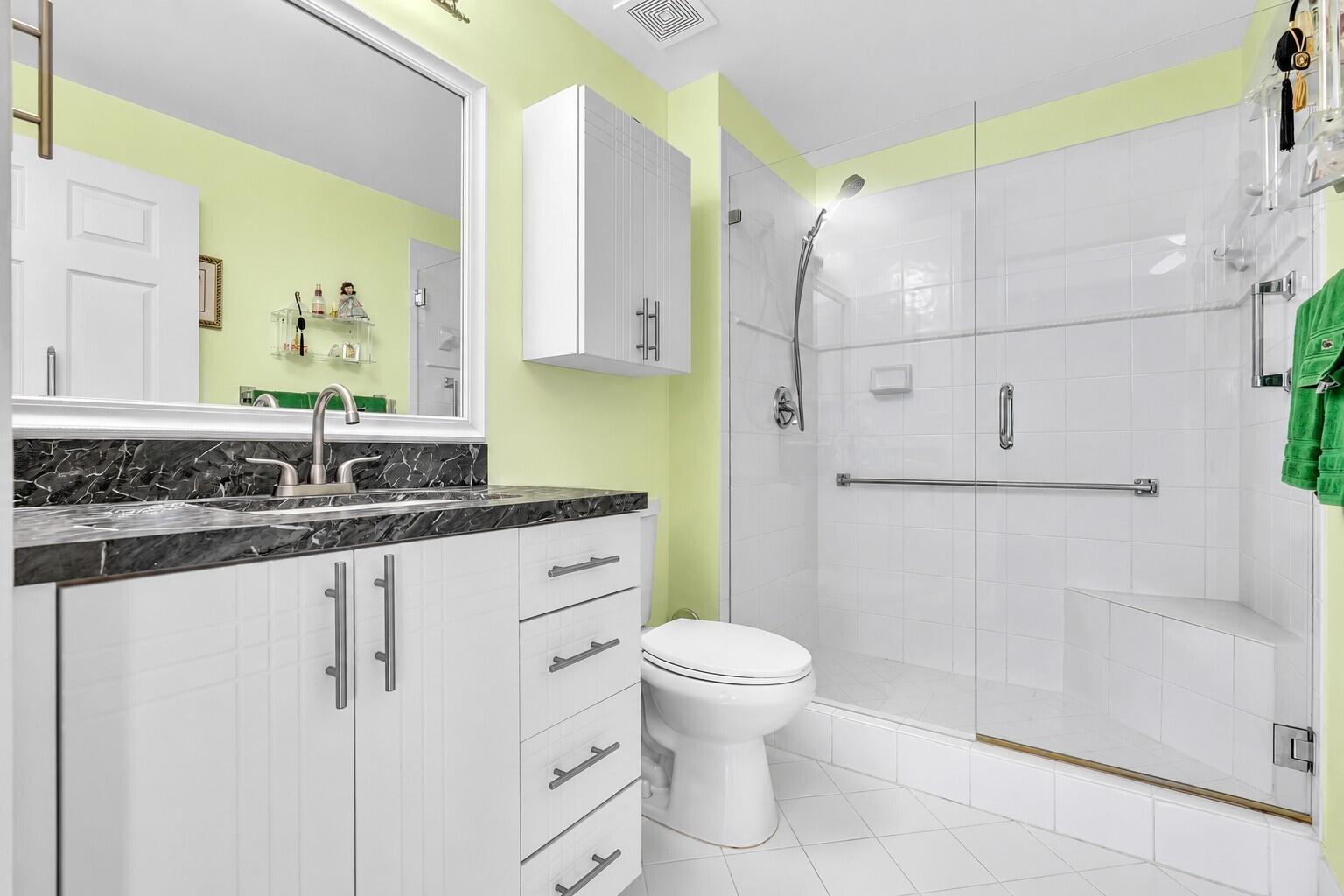 SOUTHAMPTON CONDOMINIUM - Residential