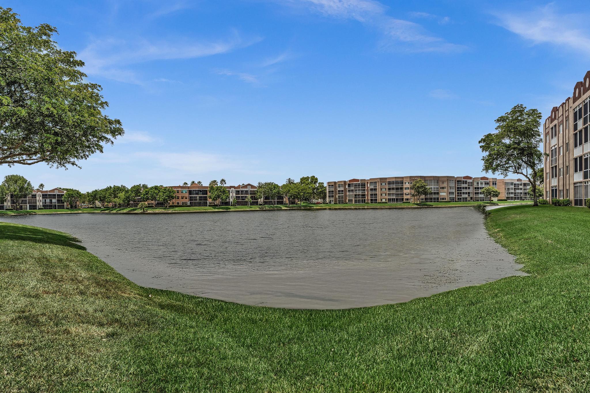 SOUTHAMPTON CONDOMINIUM - Residential