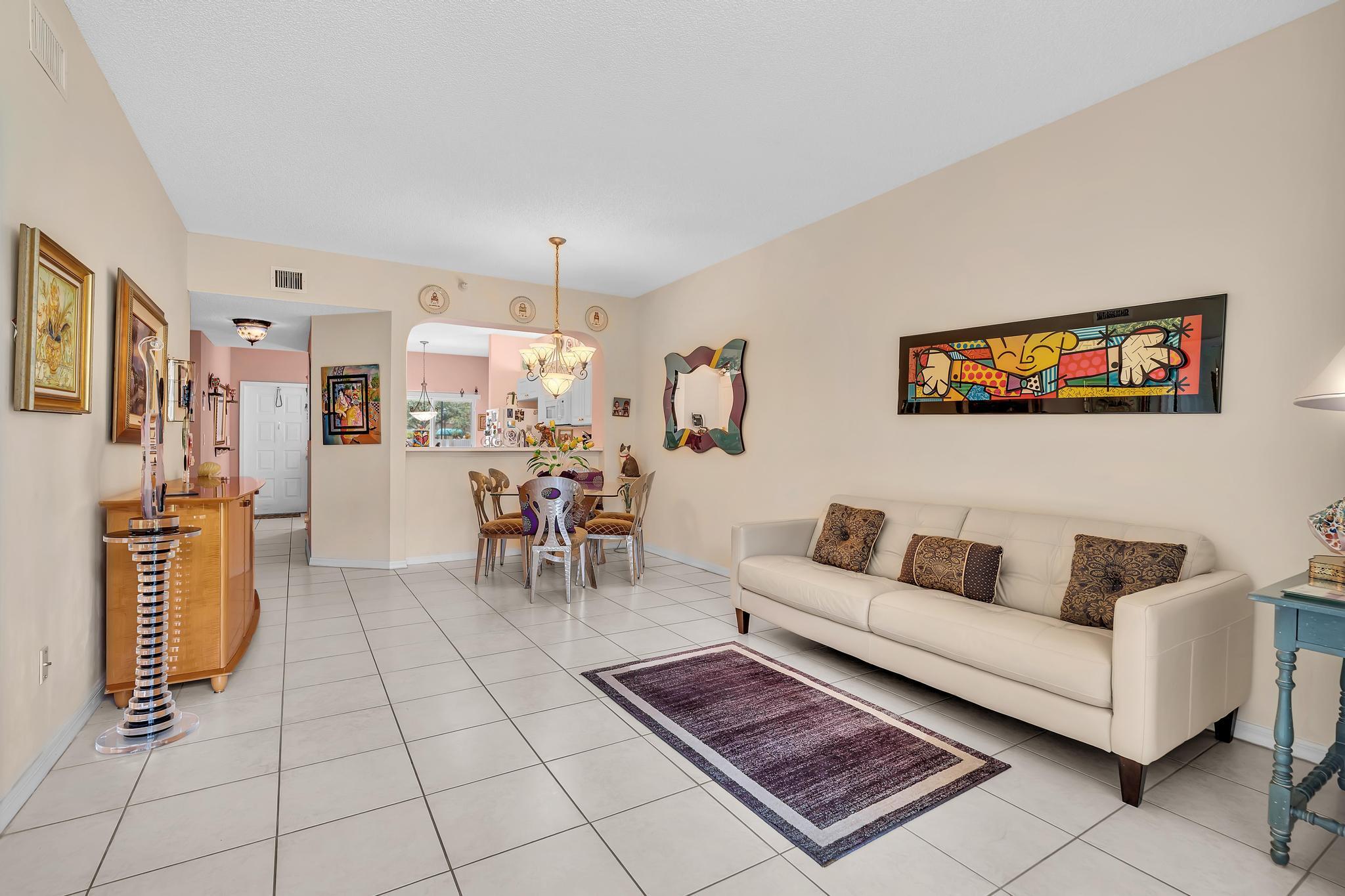 SOUTHAMPTON CONDOMINIUM - Residential