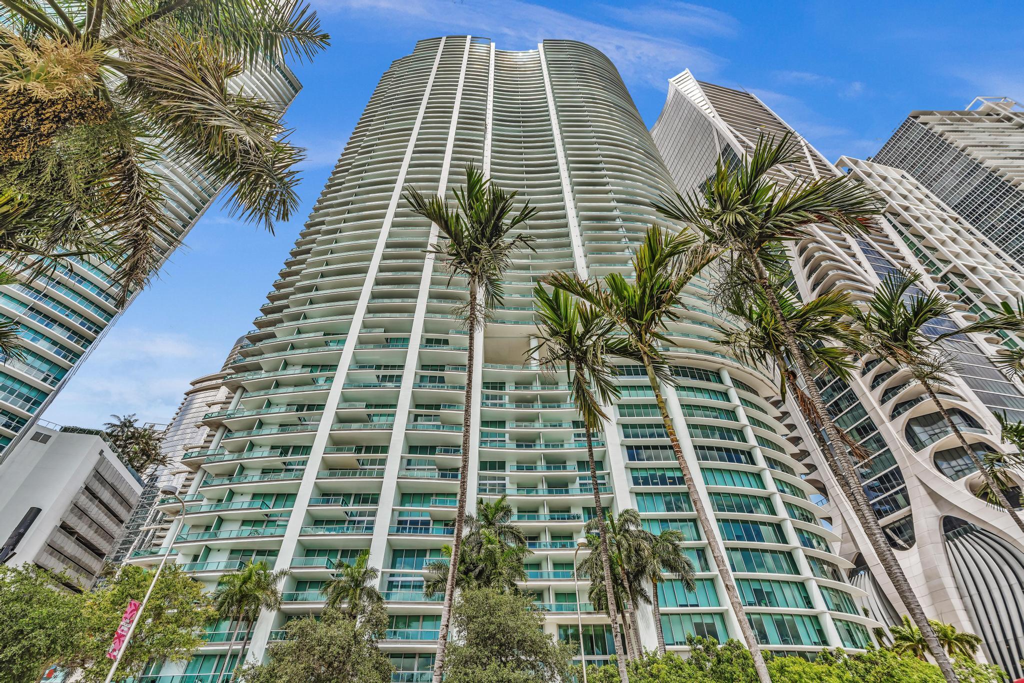 900 BISCAYNE BAY CONDO - Residential