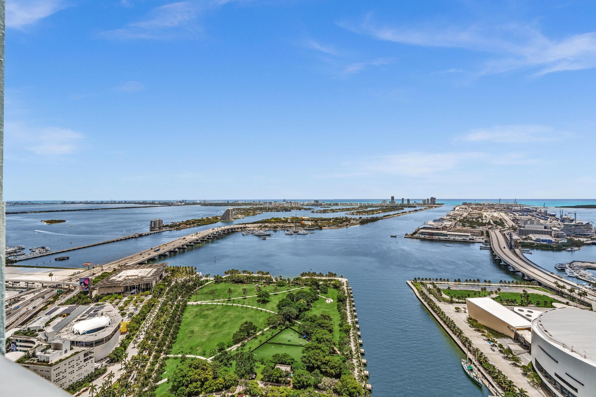 900 BISCAYNE BAY CONDO - Residential