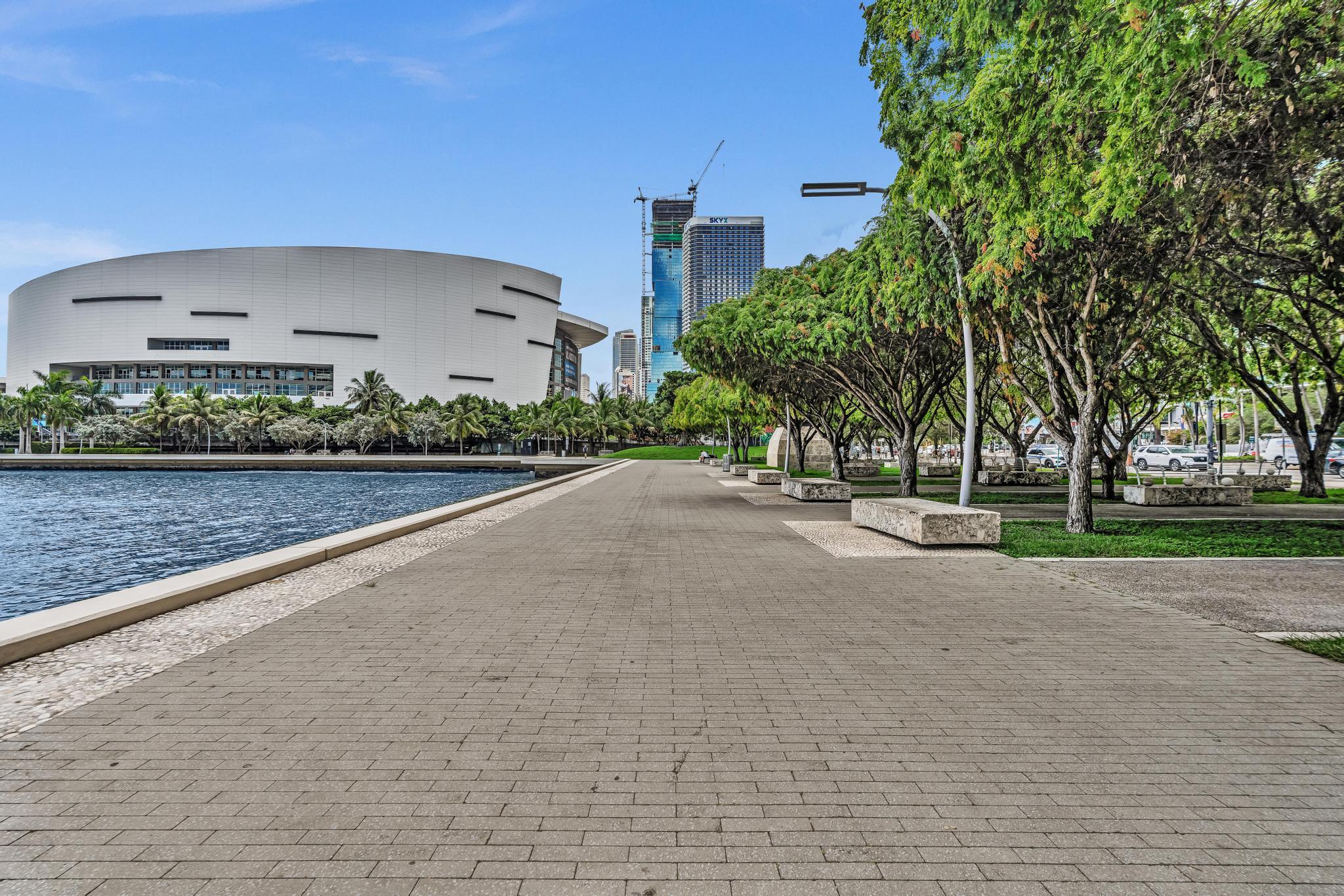 900 BISCAYNE BAY CONDO - Residential