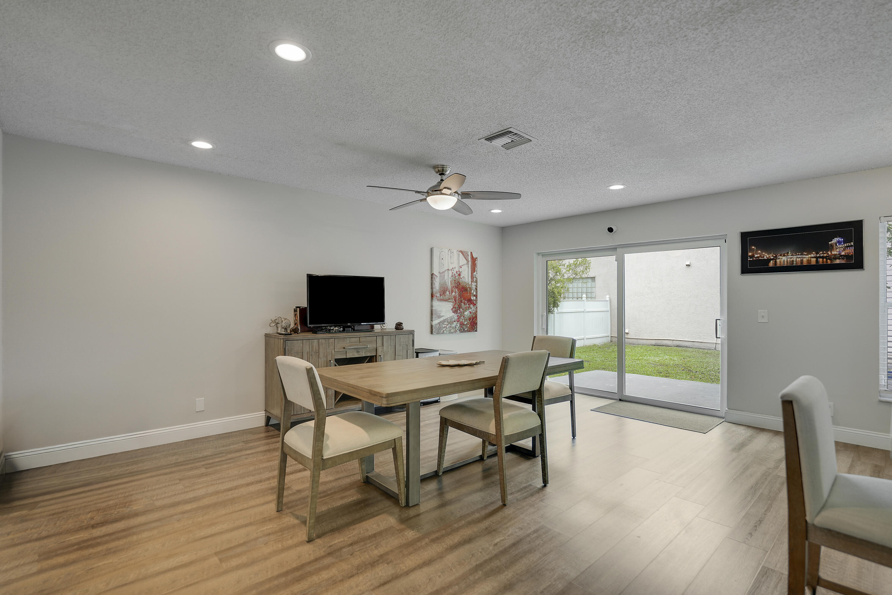 PRINCETON PLACE AT GABLES END - Residential