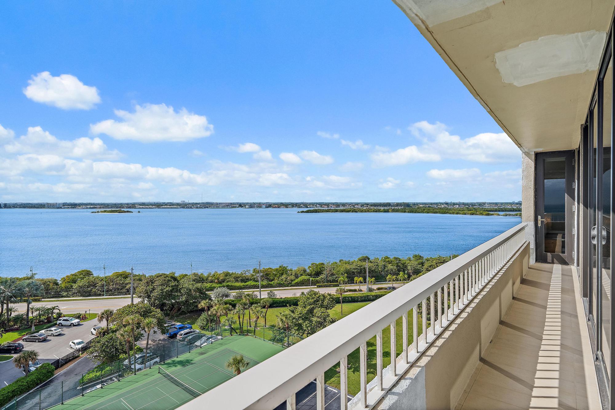 WATER GLADES 300 - Residential