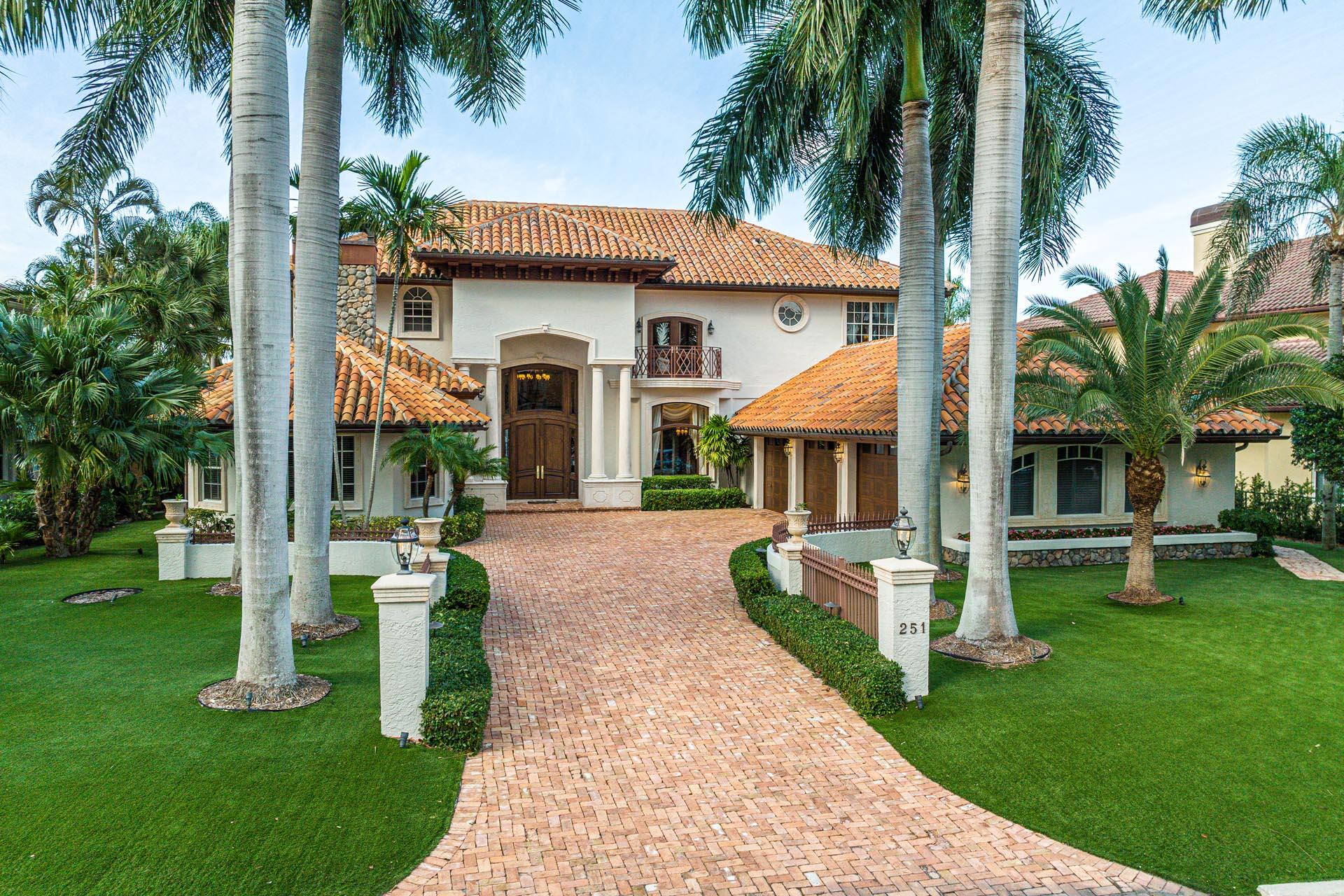 ROYAL PALM YACHT & COUNTRY CLUB - Residential