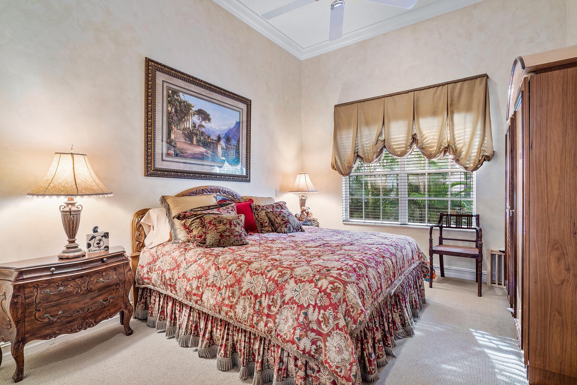 ROYAL PALM YACHT & COUNTRY CLUB - Residential