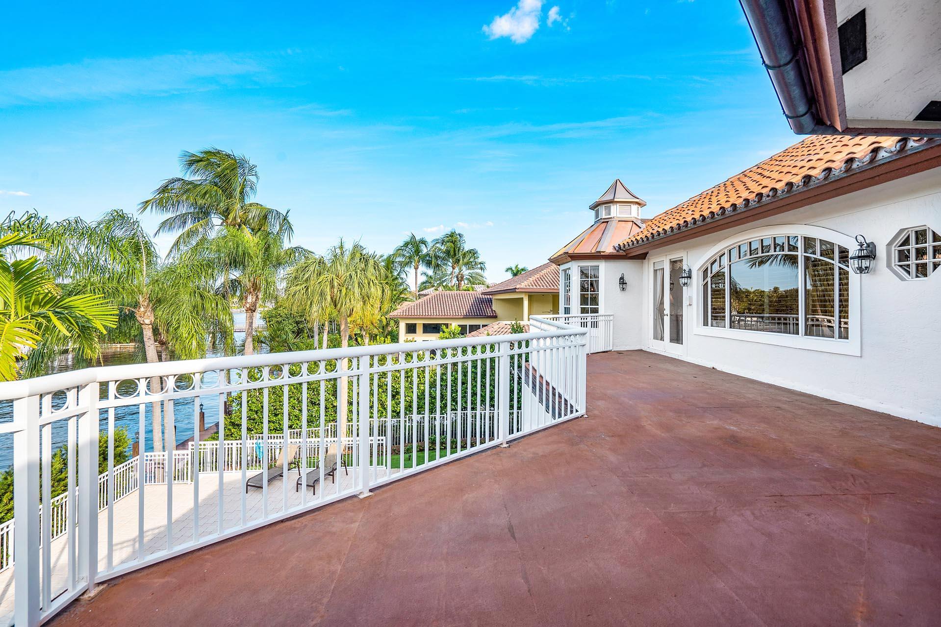 ROYAL PALM YACHT & COUNTRY CLUB - Residential