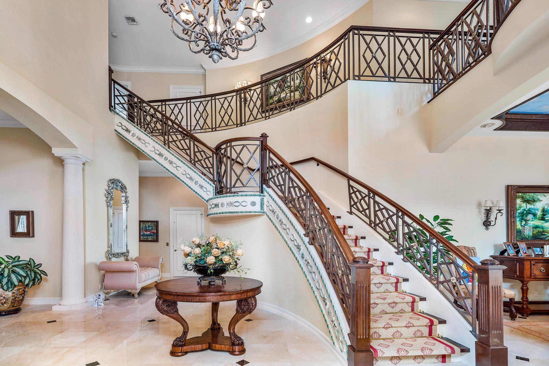 ROYAL PALM YACHT & COUNTRY CLUB - Residential