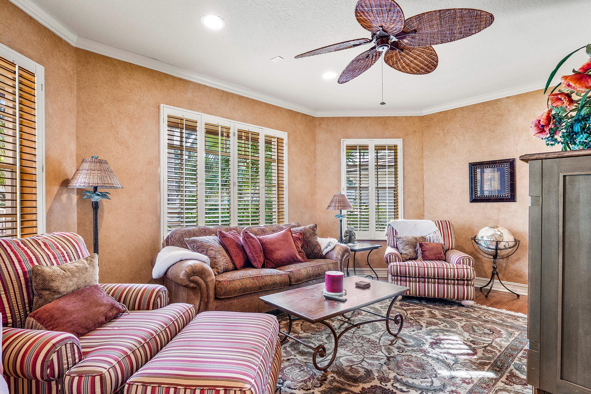 ROYAL PALM YACHT & COUNTRY CLUB - Residential