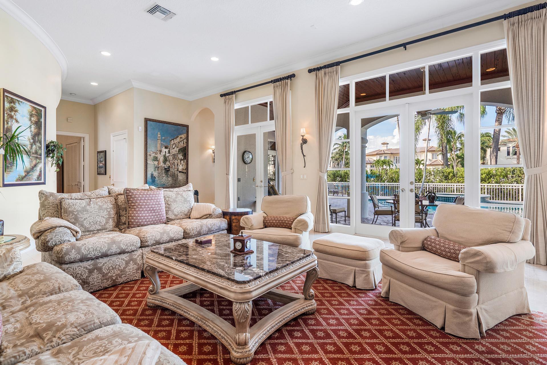 ROYAL PALM YACHT & COUNTRY CLUB - Residential