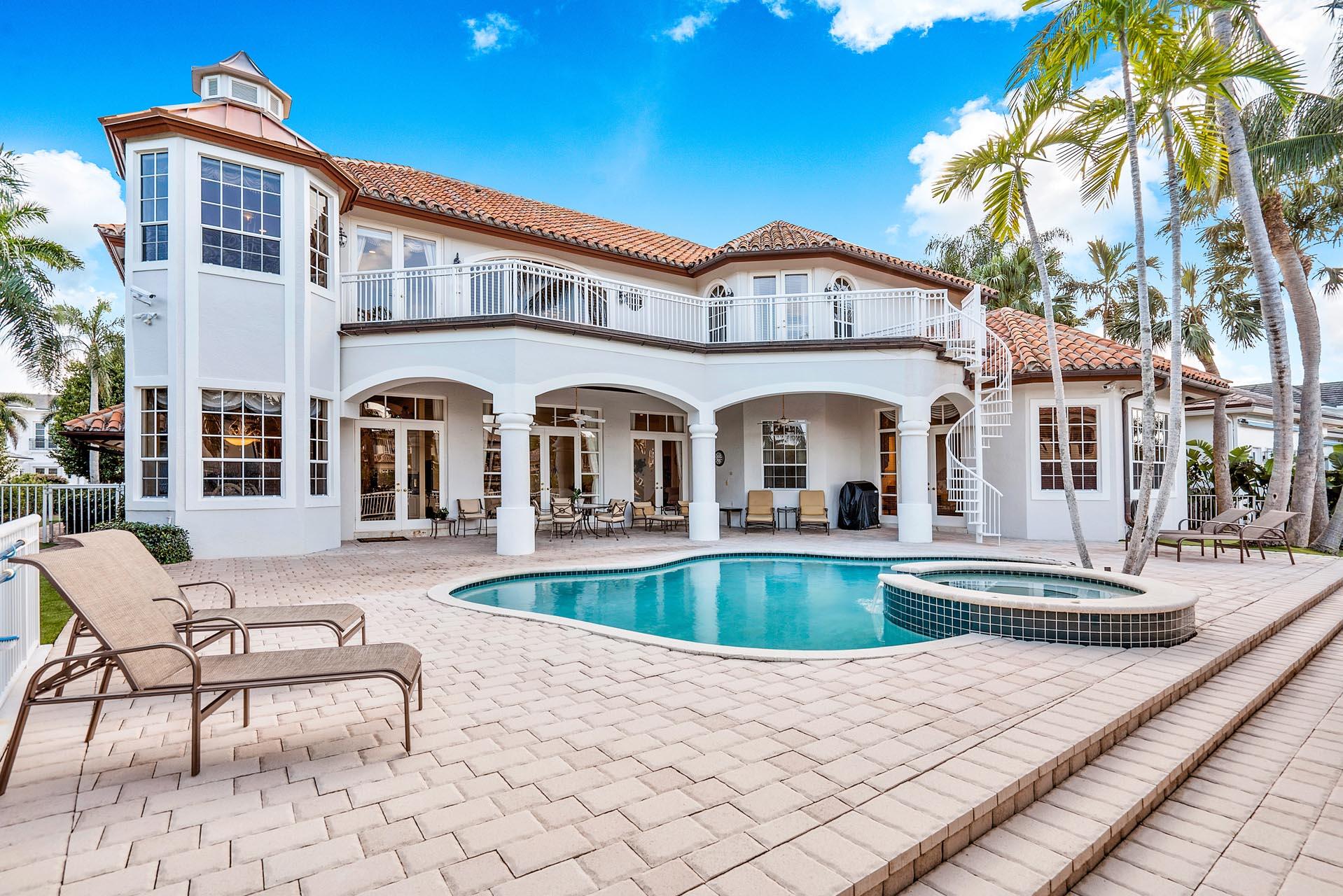 ROYAL PALM YACHT & COUNTRY CLUB - Residential
