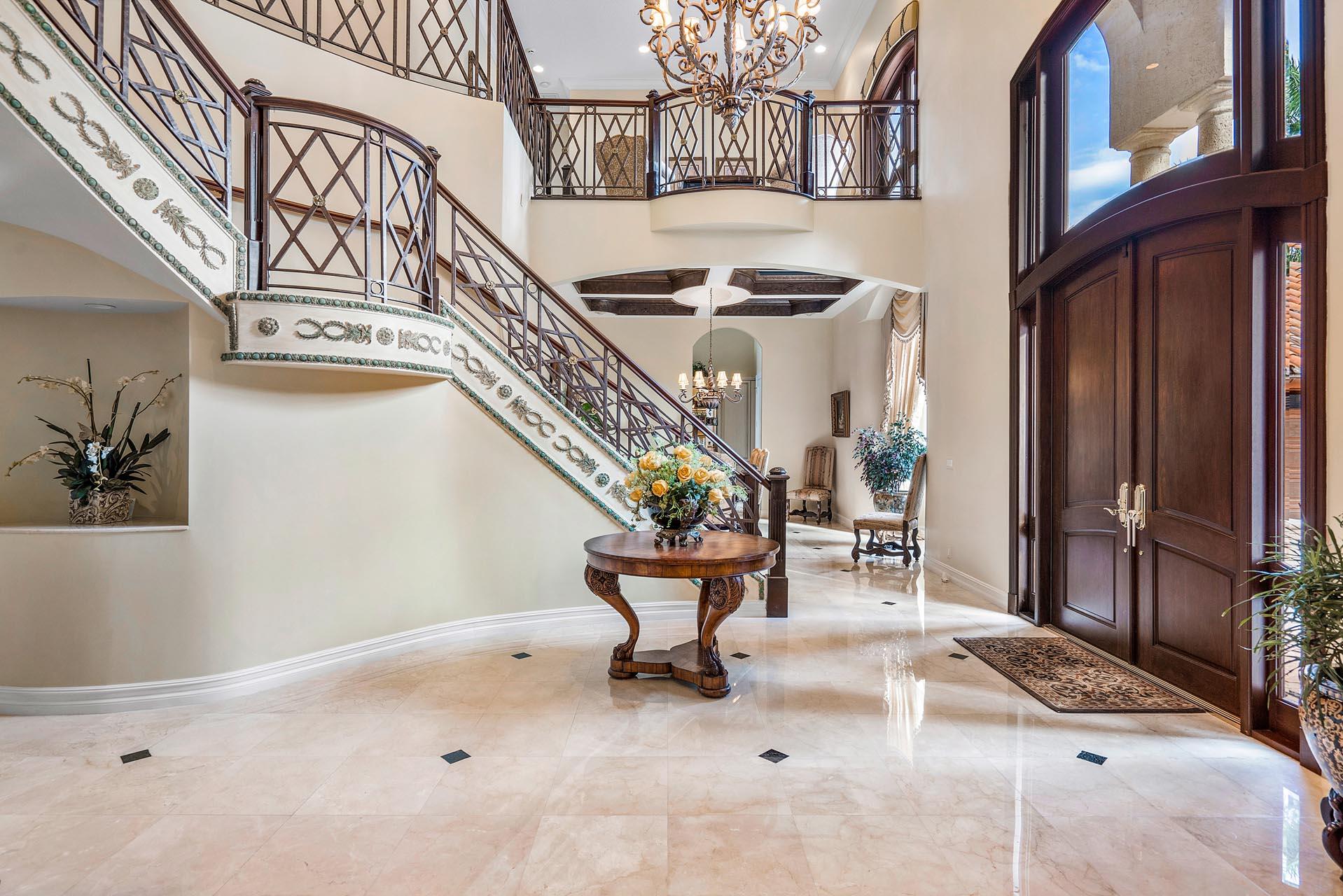 ROYAL PALM YACHT & COUNTRY CLUB - Residential