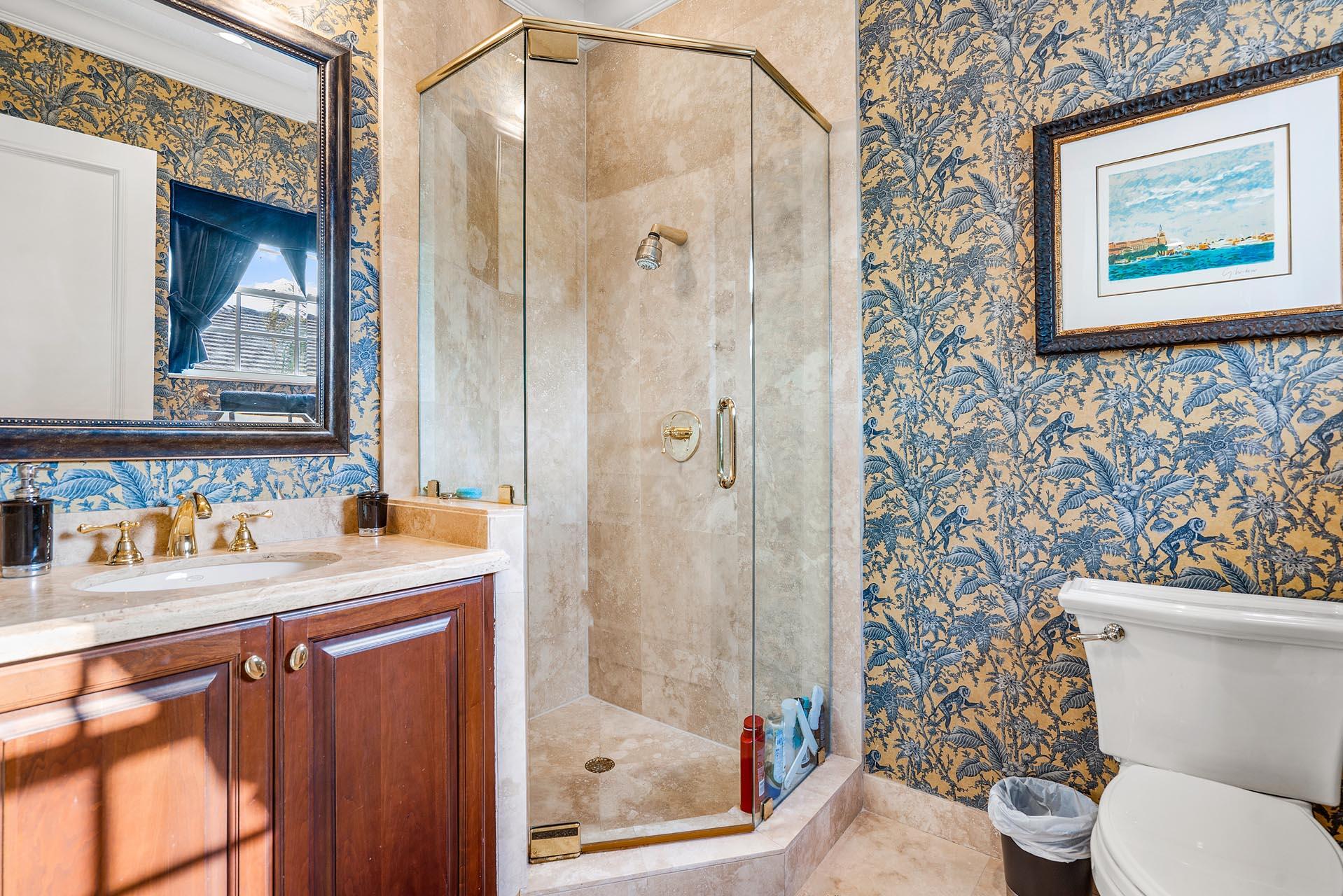 ROYAL PALM YACHT & COUNTRY CLUB - Residential