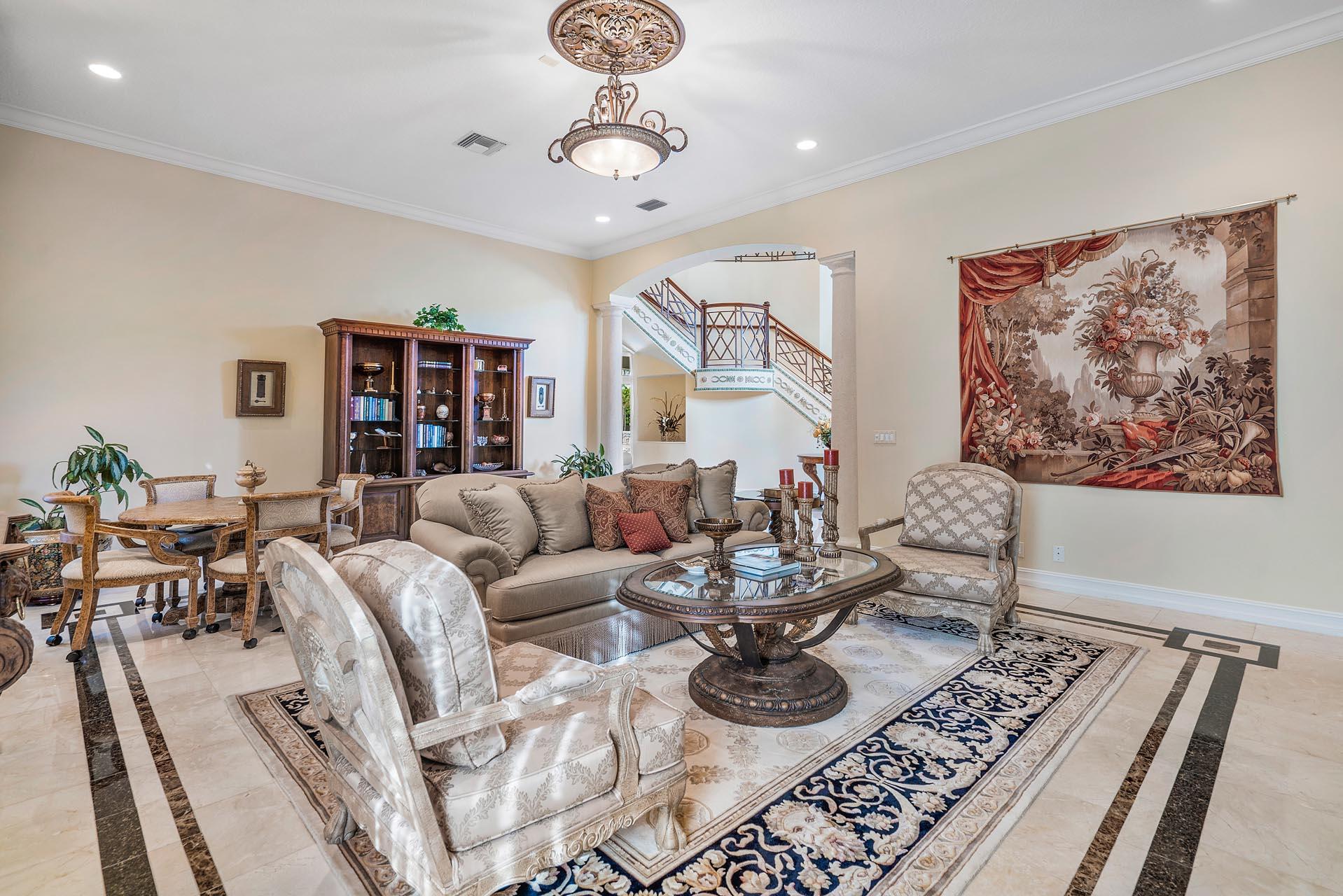 ROYAL PALM YACHT & COUNTRY CLUB - Residential