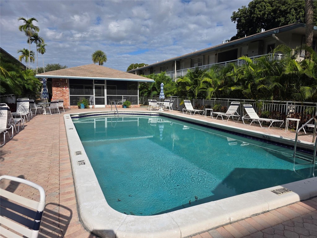 MARGATE GARDENS APARTMENT - Residential