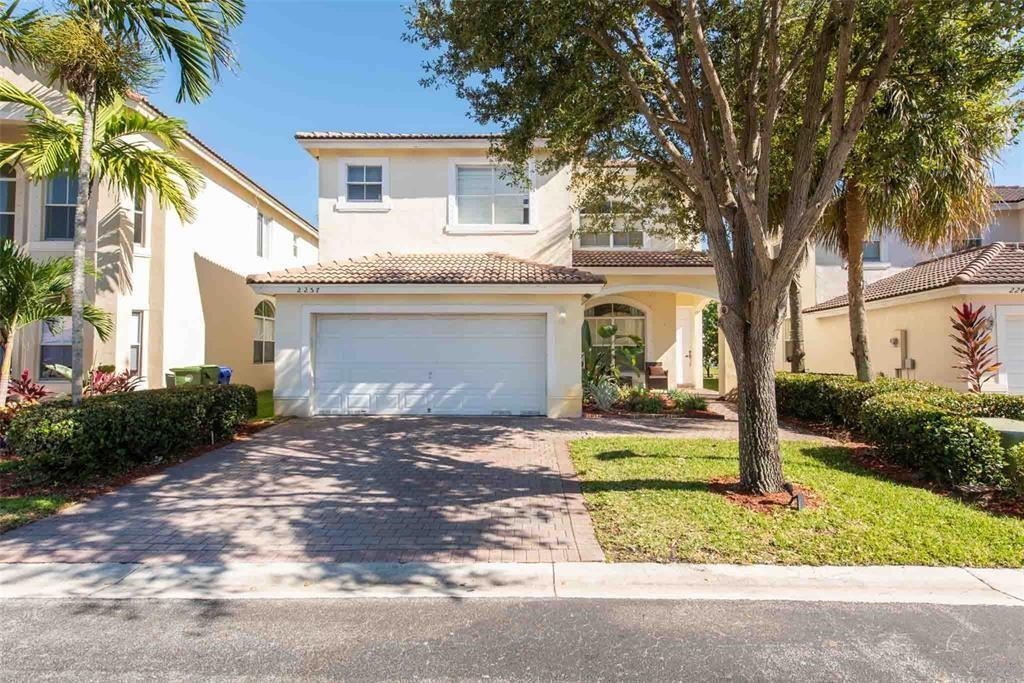 Experience the perfect blend of style and comfort in this beautifully split-level lakefront home. Features include wood flooring throughout, a modern updated kitchen with stainless steel appliances, and recently refreshed floors on the second-floor landing. Enjoy the community’s fantastic amenities: pool, clubhouse, and playgrounds, perfect for family living and entertaining!