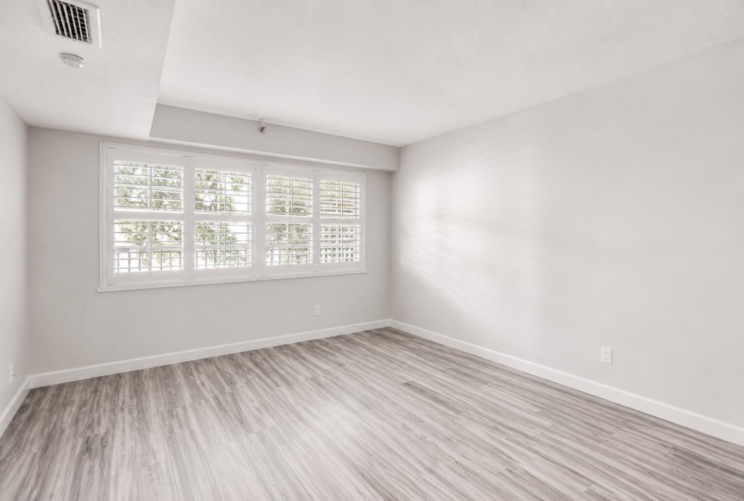 NO 53 PALM-AIRE COUNTRY CLUB - Residential Lease