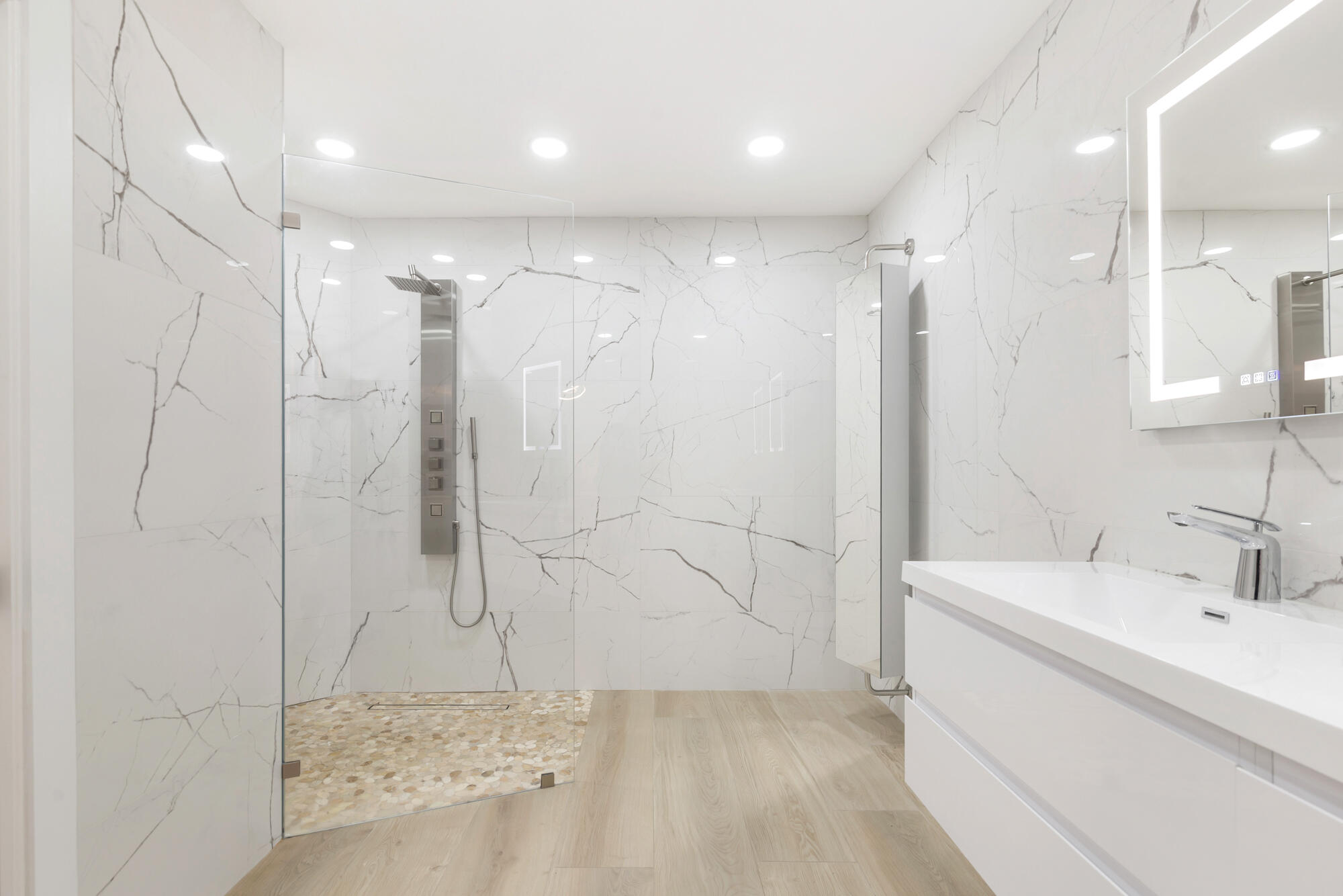BREAKERS WEST - Residential