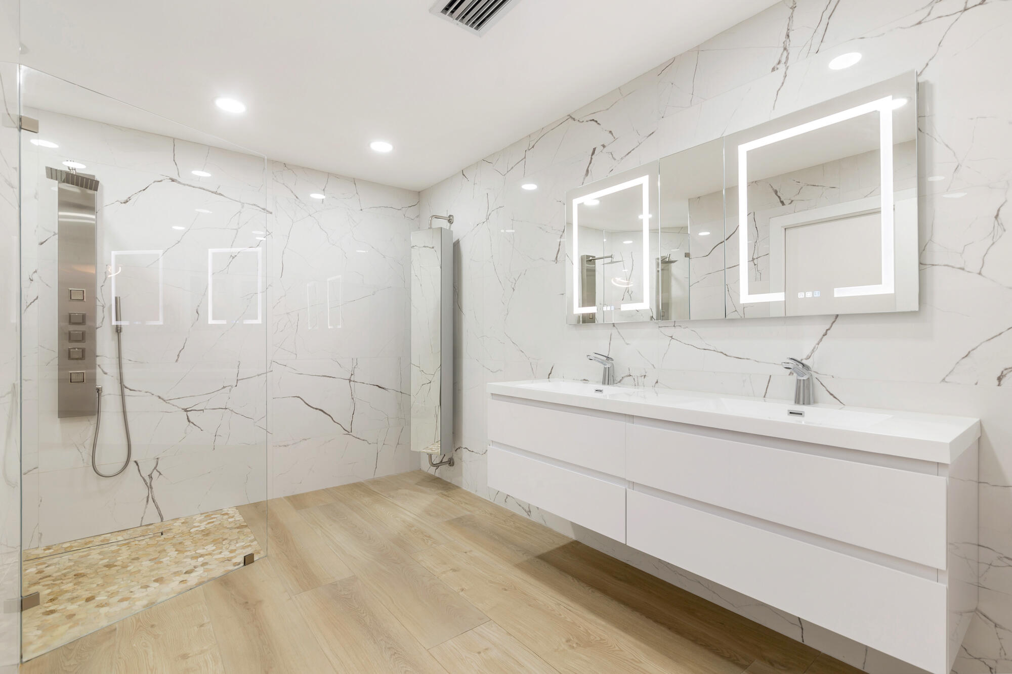 BREAKERS WEST - Residential