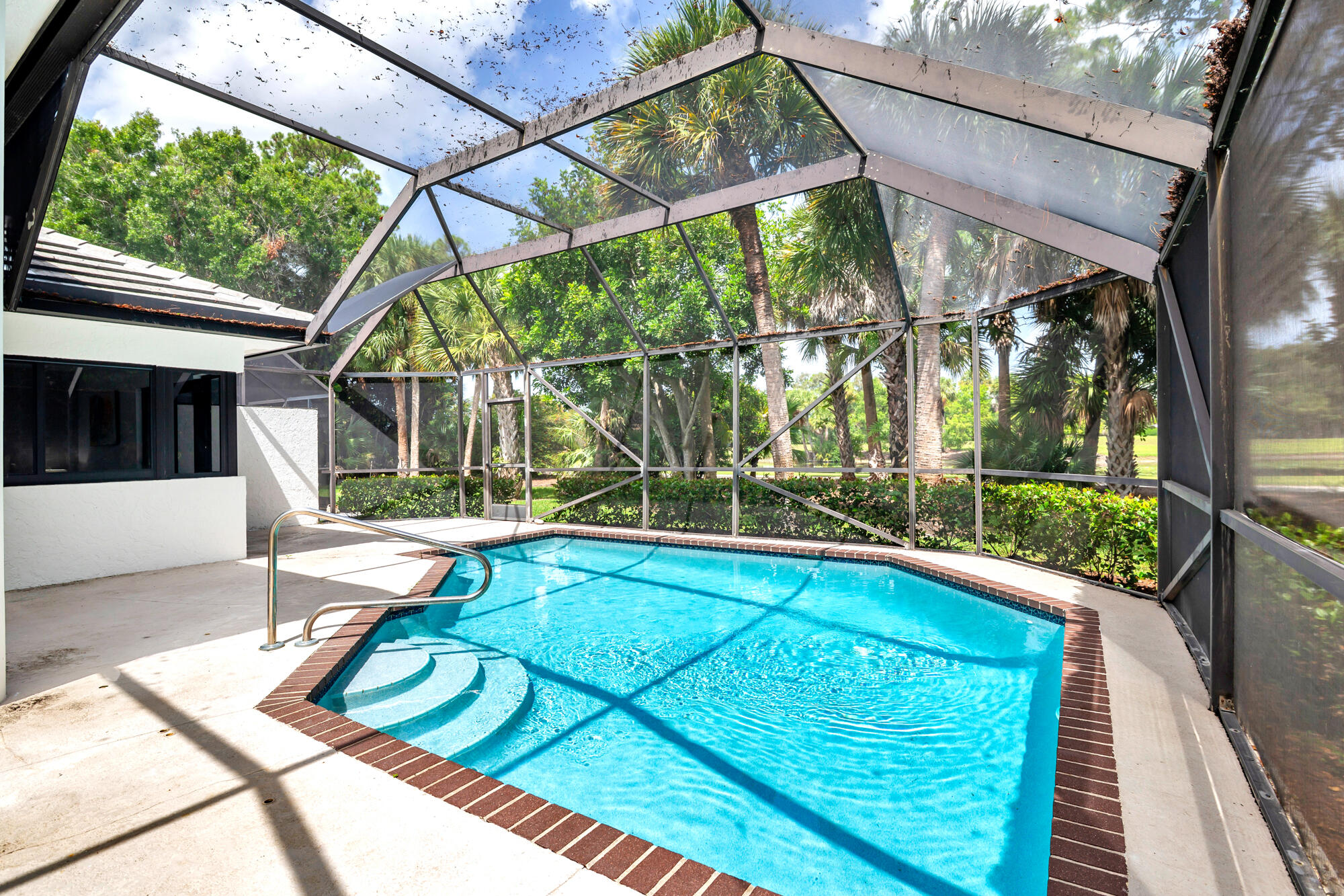 BREAKERS WEST - Residential
