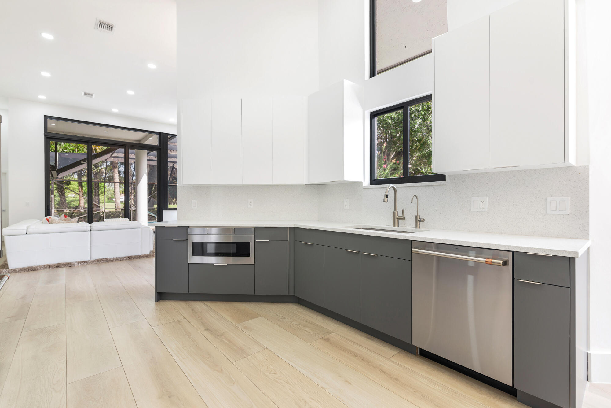 BREAKERS WEST - Residential