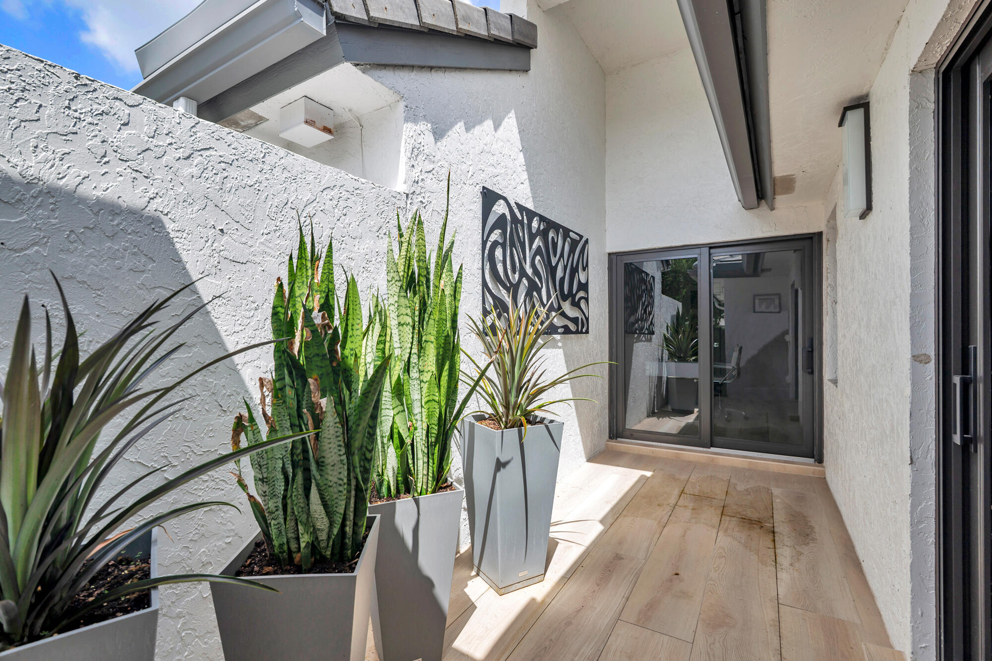 BREAKERS WEST - Residential