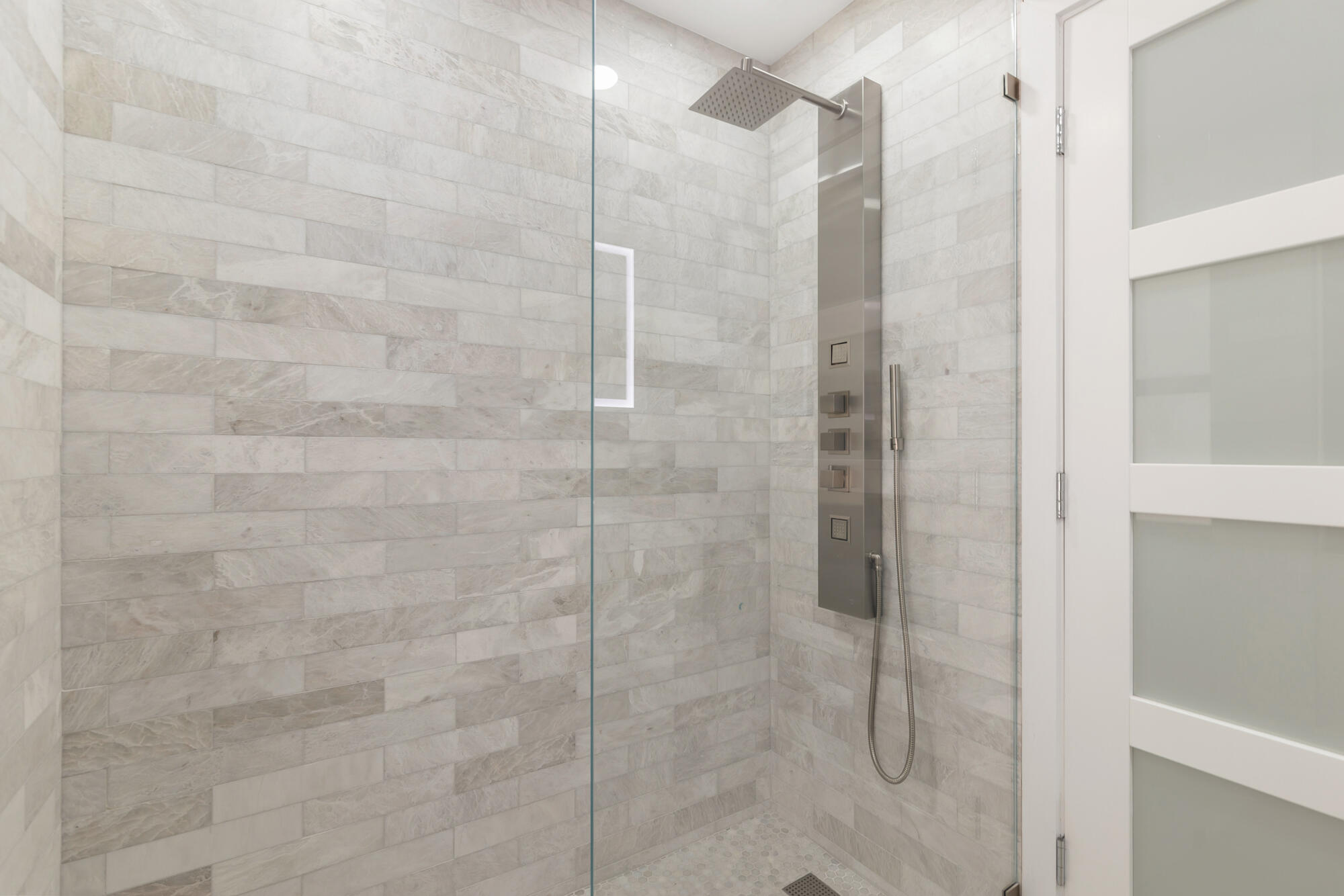 BREAKERS WEST - Residential