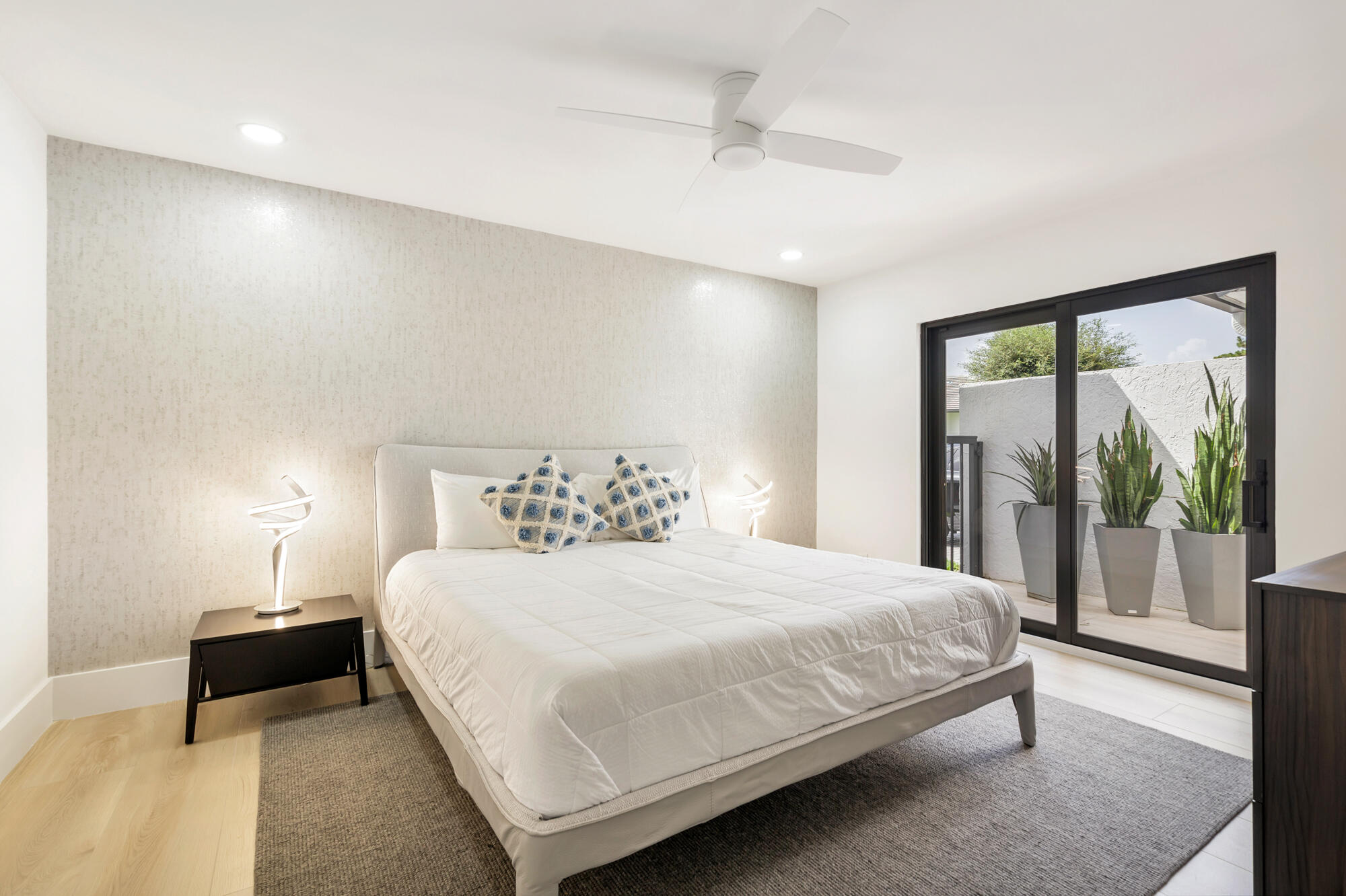 BREAKERS WEST - Residential