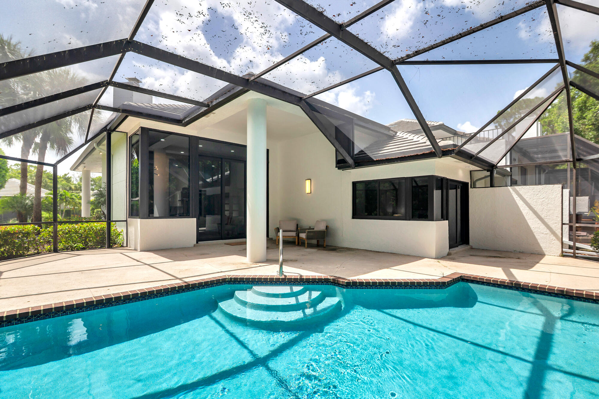 BREAKERS WEST - Residential