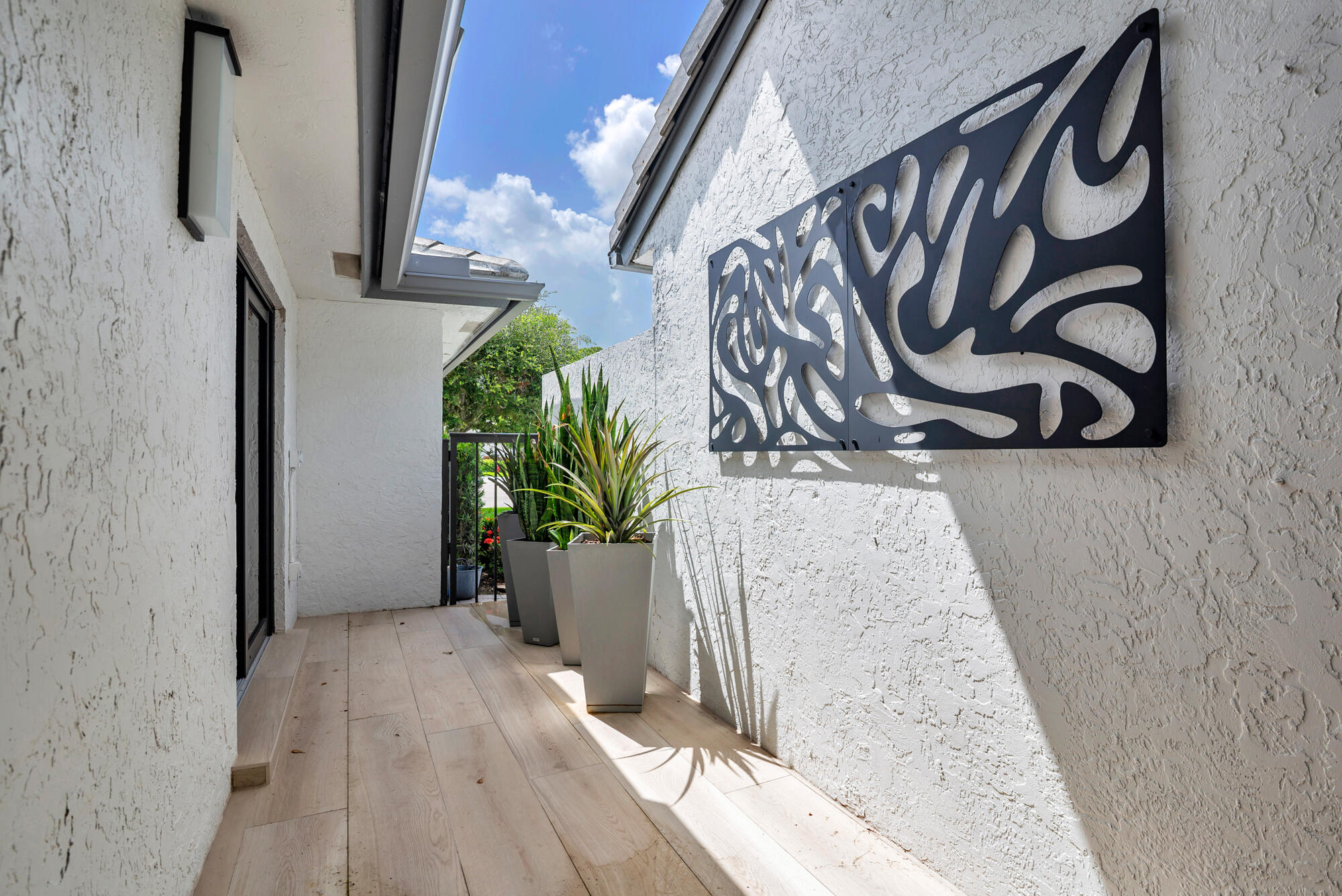 BREAKERS WEST - Residential