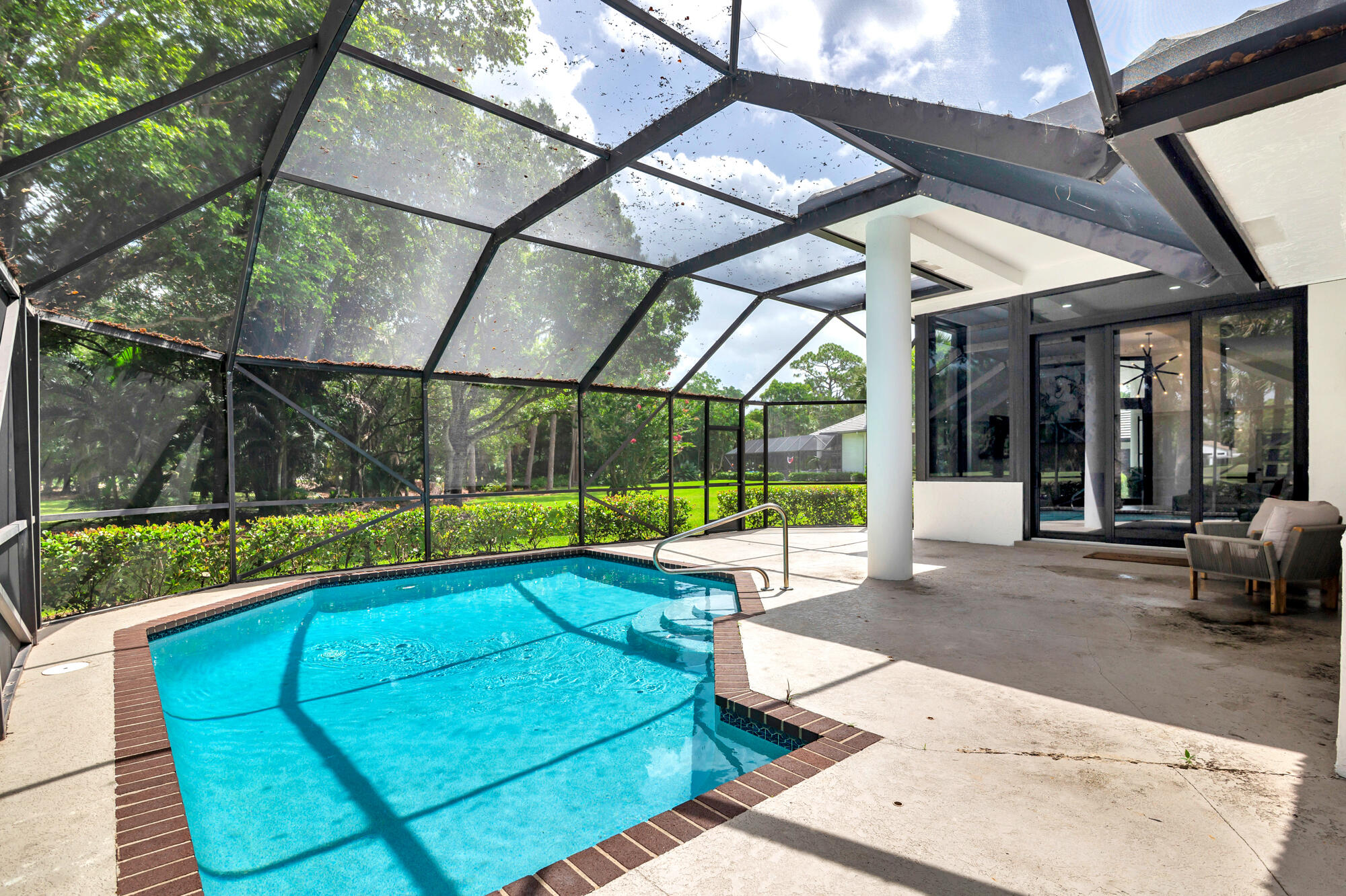 BREAKERS WEST - Residential