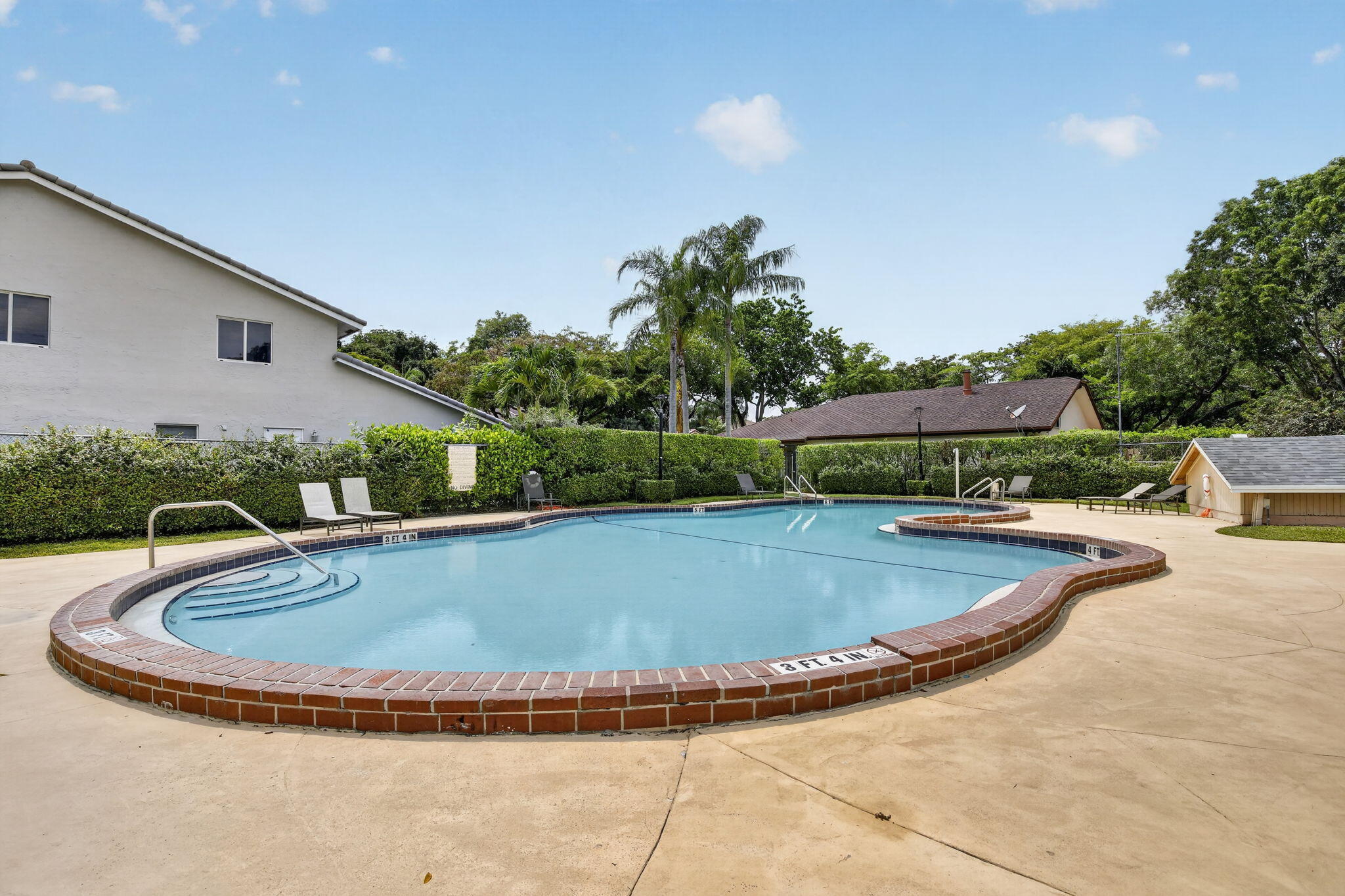 WIMBLEDON AT JACARANDA CONDO - Residential