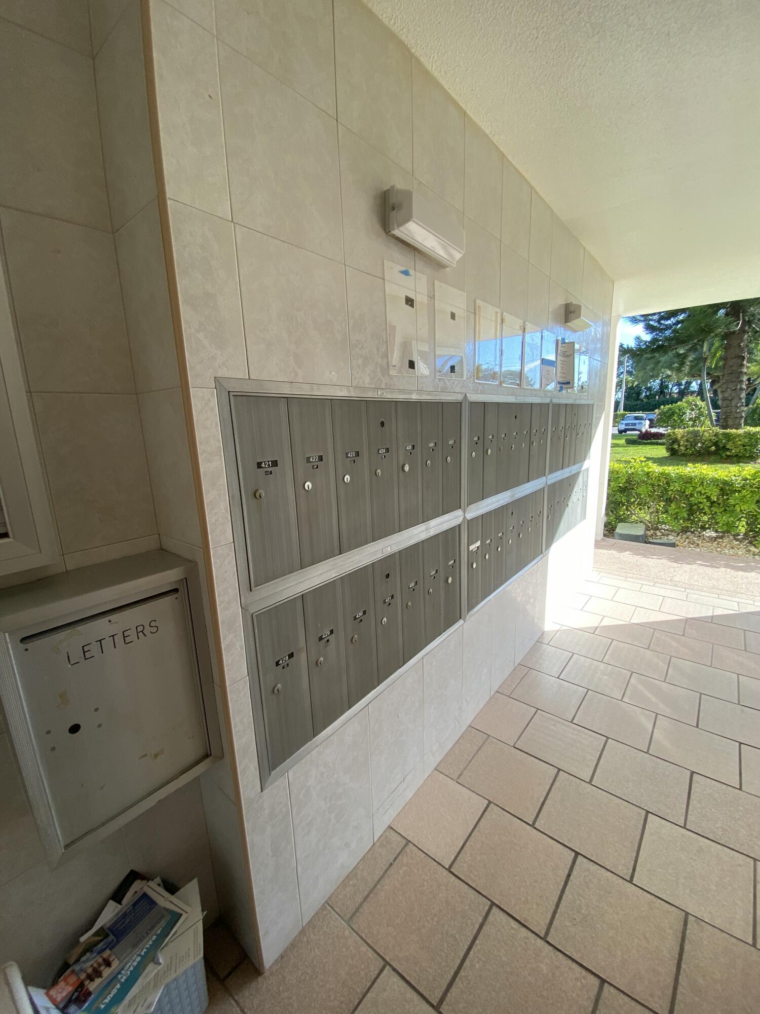FANSHAW AT CENTURY VILLAGE CONDO - Residential