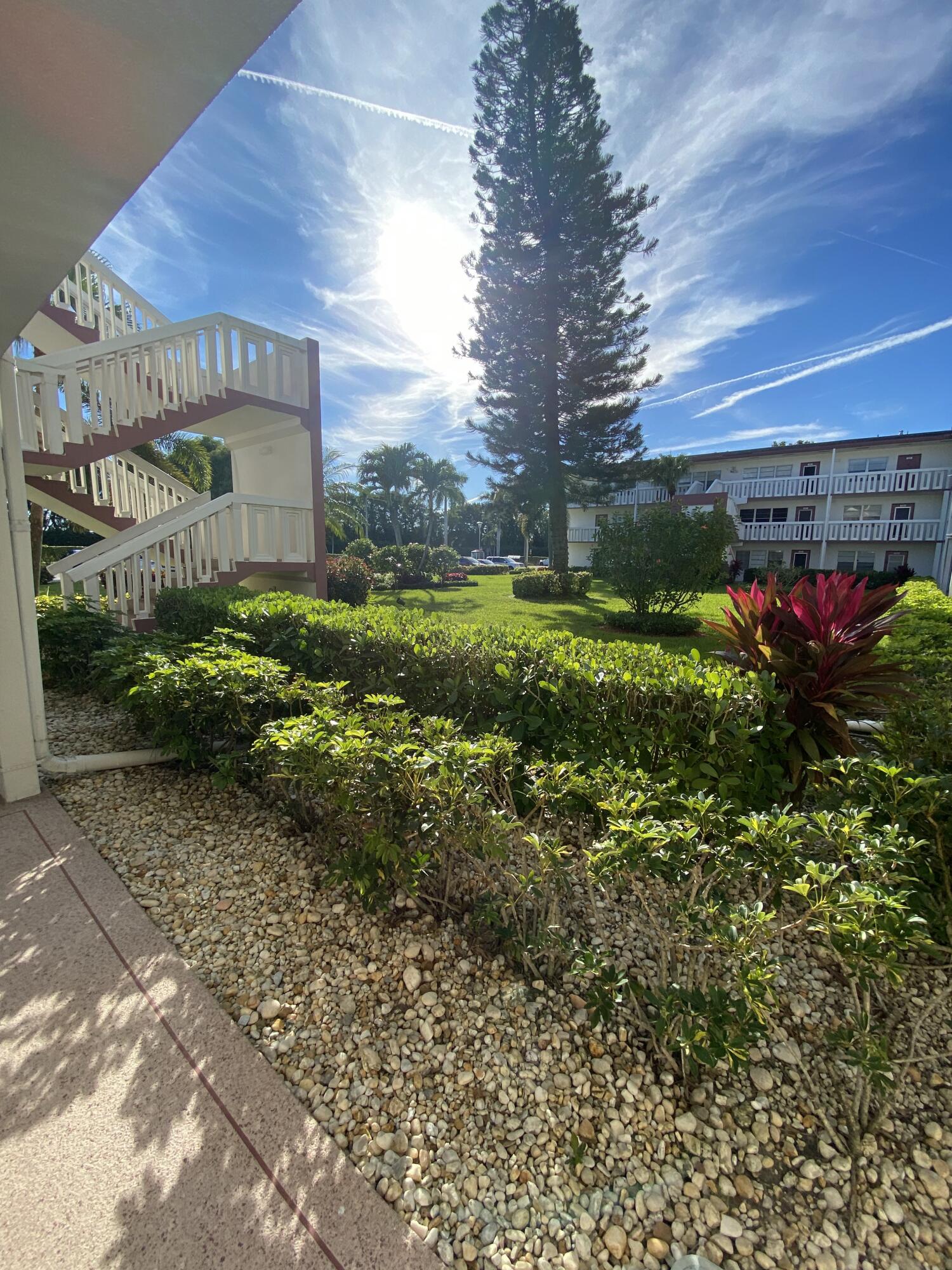 FANSHAW AT CENTURY VILLAGE CONDO - Residential