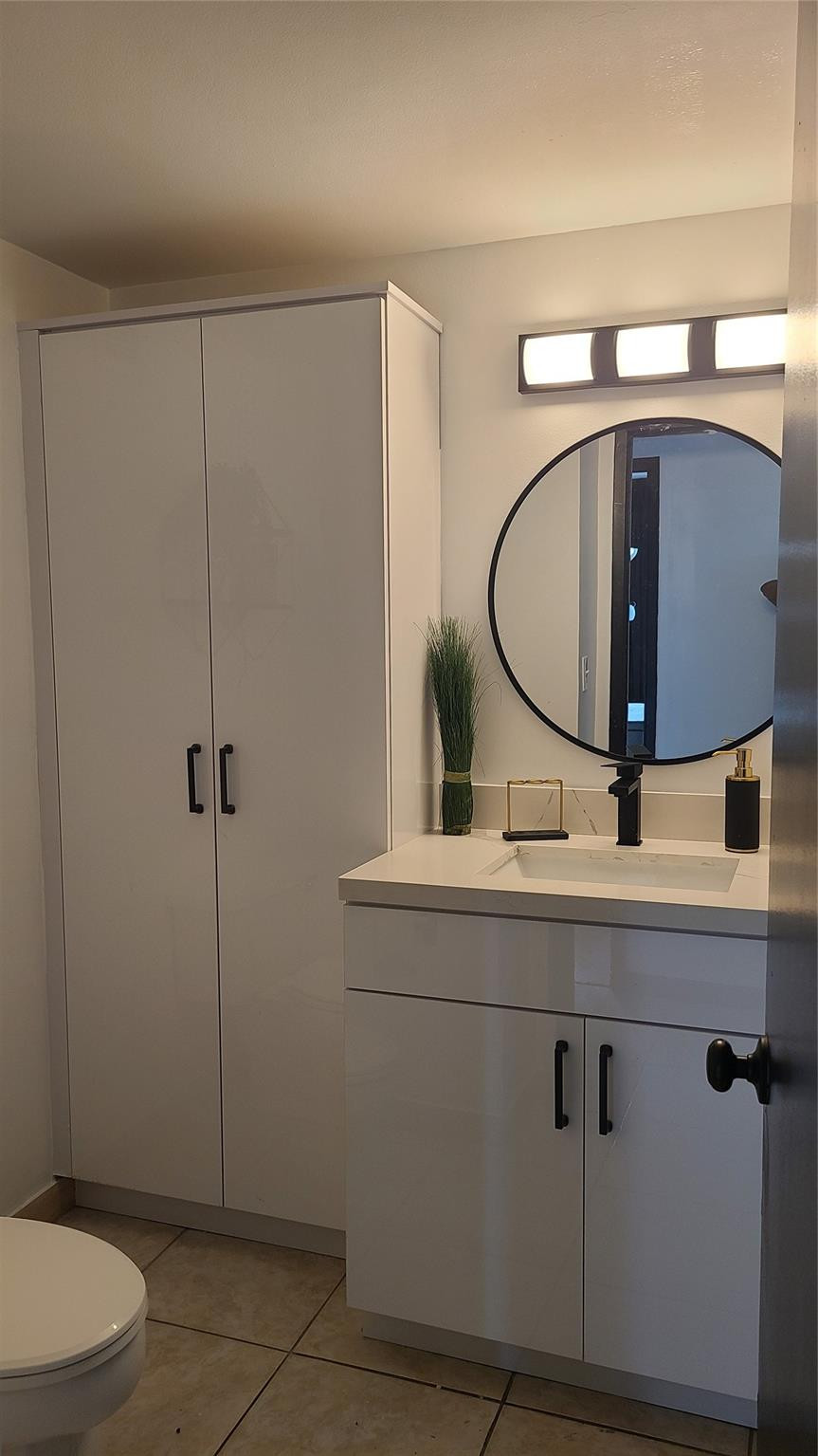 OLYMPUS CONDO PHASE - Residential Lease