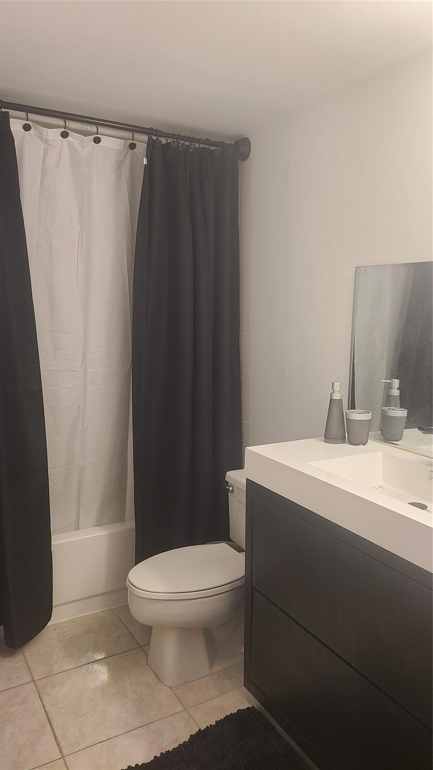OLYMPUS CONDO PHASE - Residential Lease